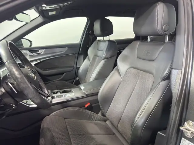 Audi A6 view 14