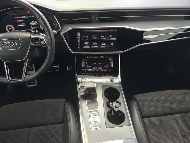 Audi A6 view 10