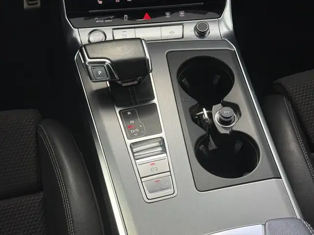 Audi A6 view 12