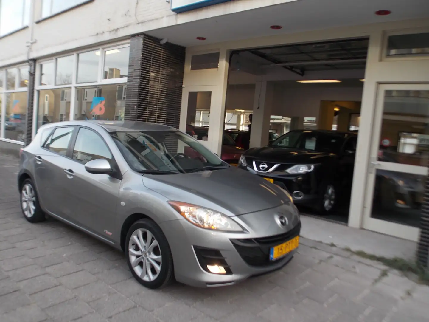 Mazda 3 1.6 GT-M Line PDC ACHTER AIRCO CRUISE  LM VELGEN Gris - 1