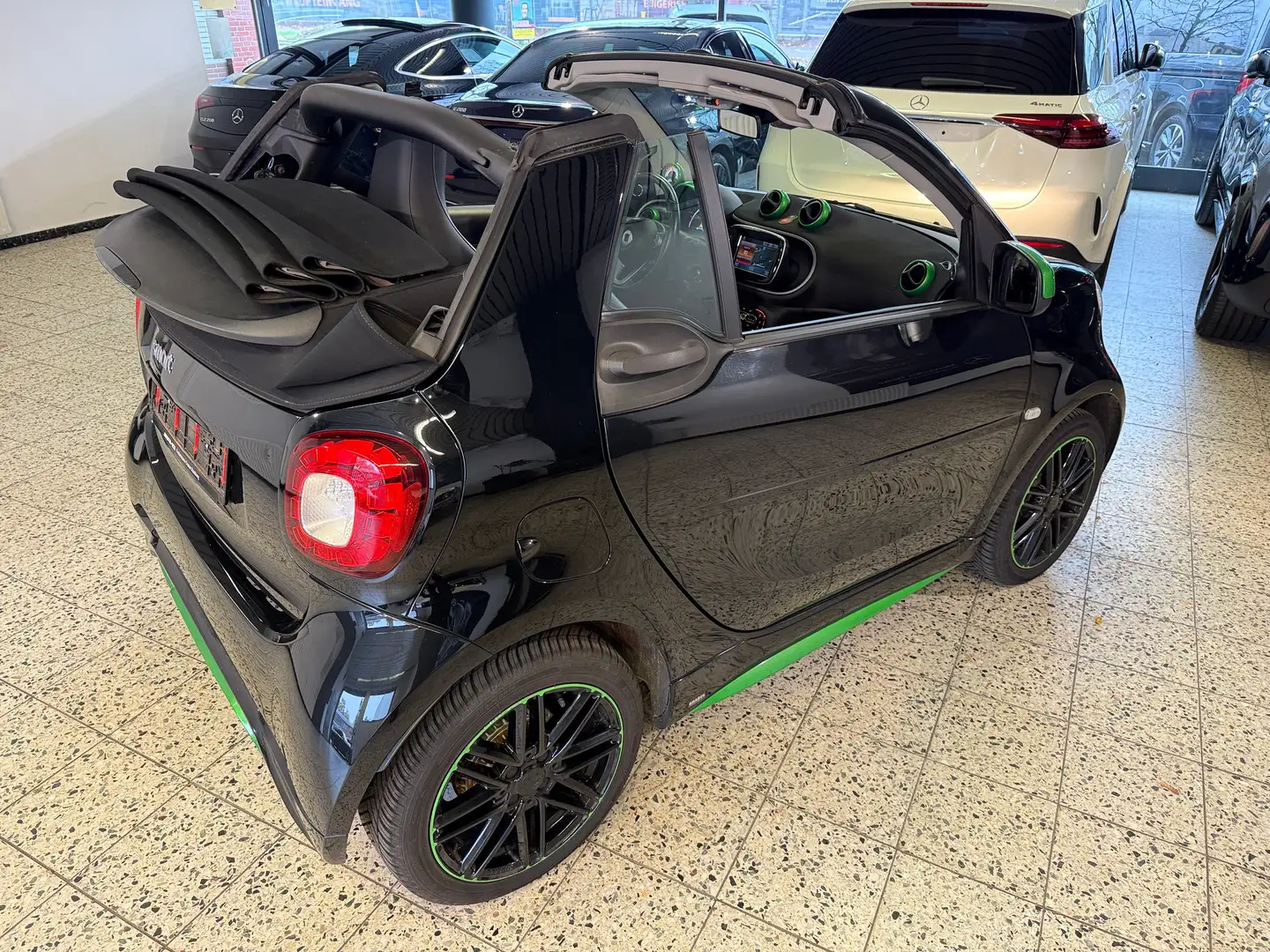 smart forTwo Cabr EQ Brabus + Prime + Tailor Made + Greenflash Noir - 2