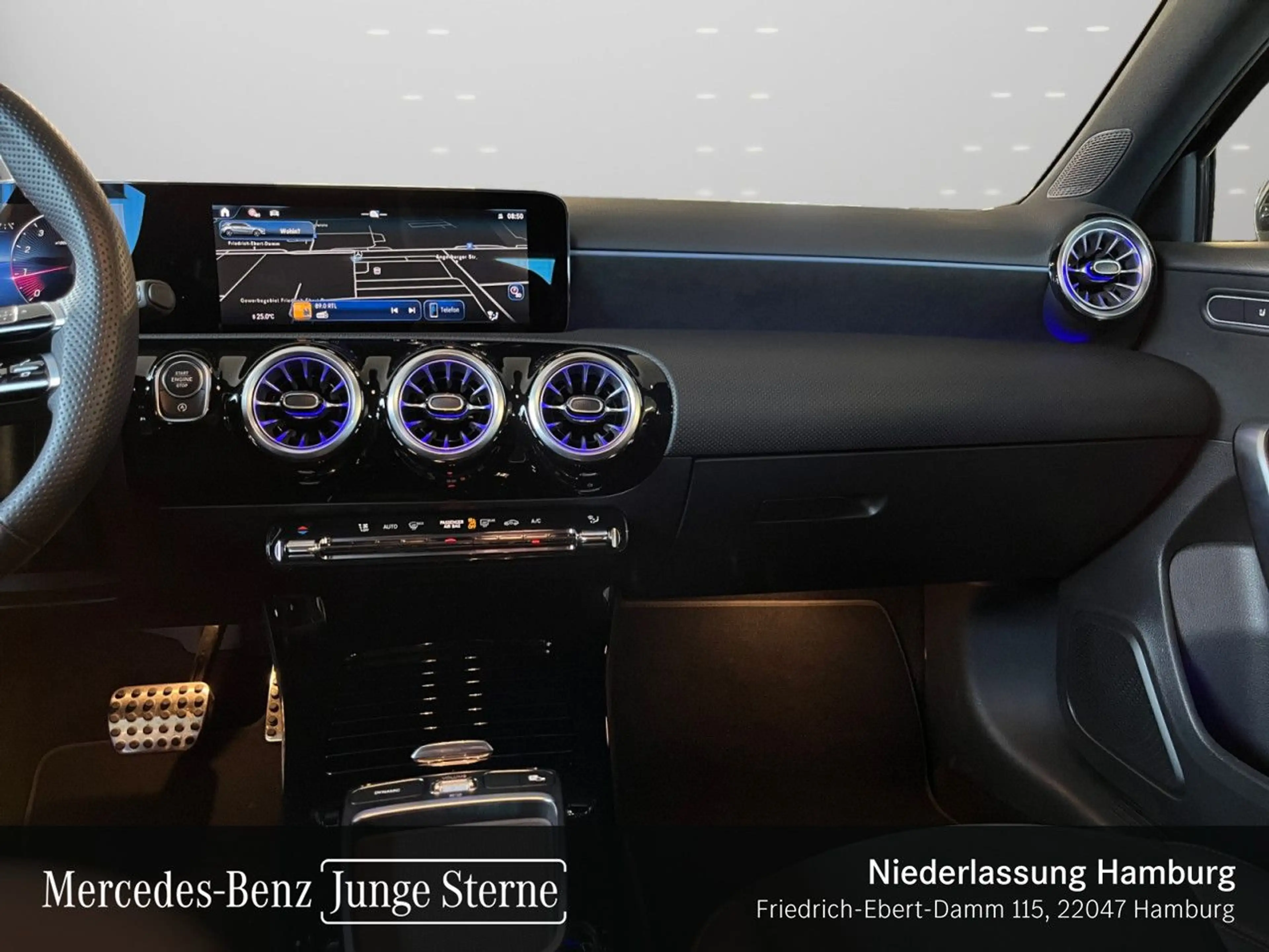 Mercedes-Benz A 180 AMG+LED+KAMERA+KEYLESS+7G — photo 14