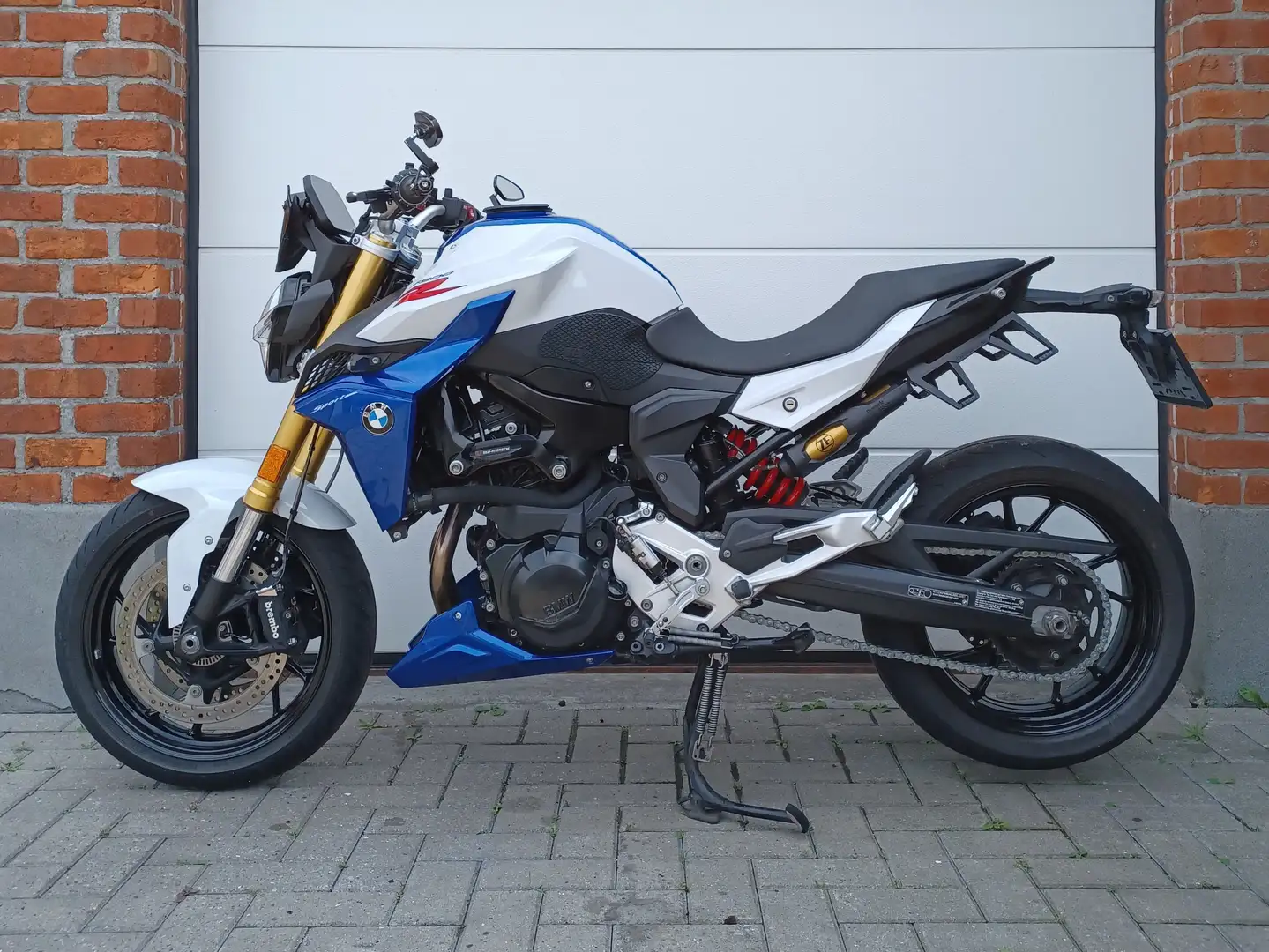 BMW F 900 R Bleu - 2