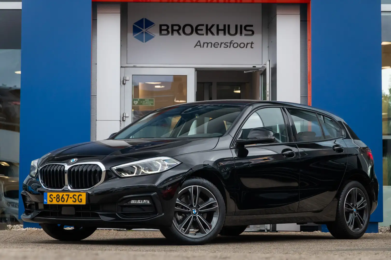 BMW 118 1-serie 118i Introduction Edition | Achteruitrijca Zwart - 1