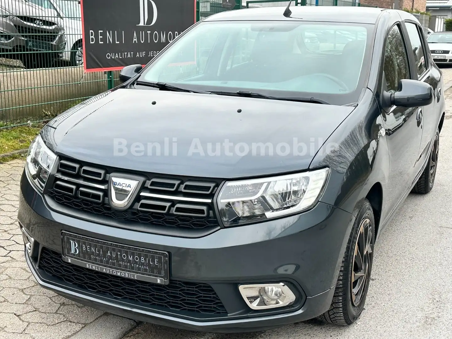 Dacia Sandero II Comfort/KLIMA/NAVI/TMP/DAB/KAMERA/TÜV Grau - 1