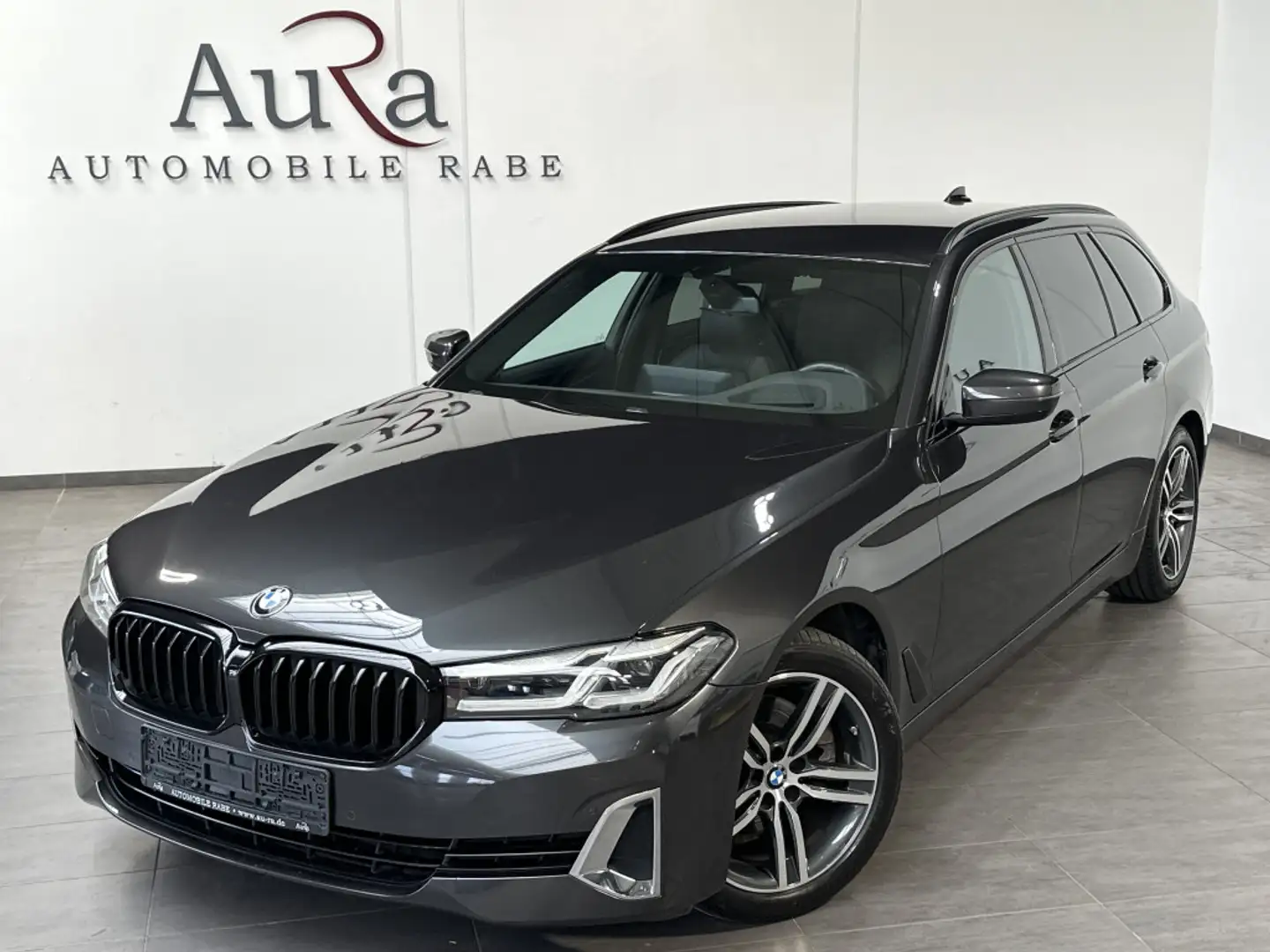 BMW 520 Touring Facelift NAV+LED+HEAD-UP+H&K+KAMERA Gris - 1