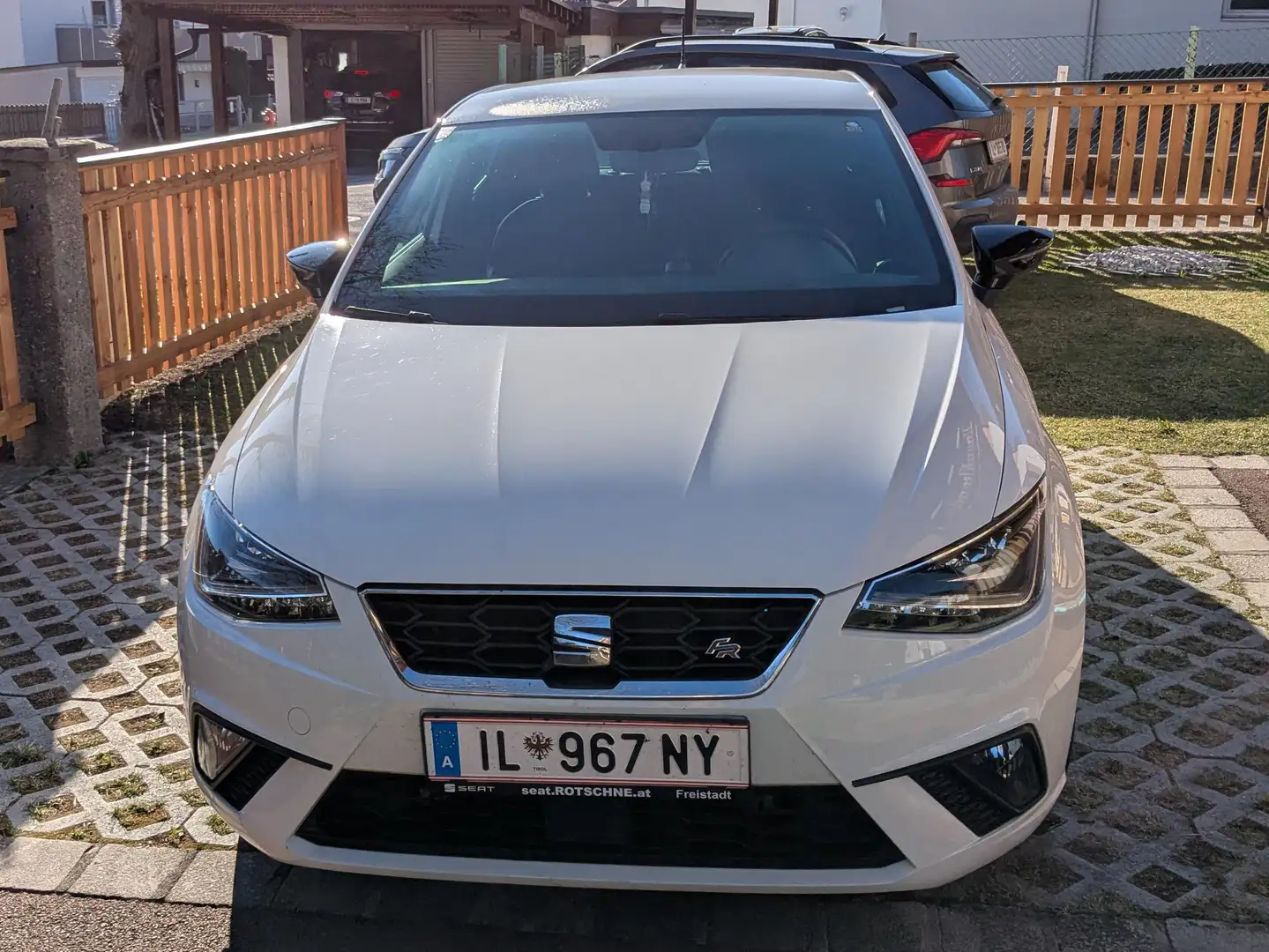 SEAT Ibiza Ibiza 1,0 TGI FR FR / Neues Pickerl Weiß - 1