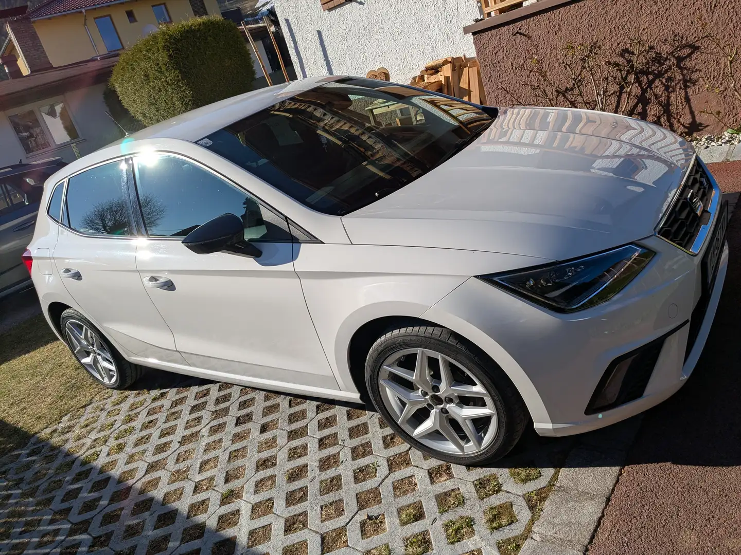 SEAT Ibiza Ibiza 1,0 TGI FR FR / Neues Pickerl Weiß - 2
