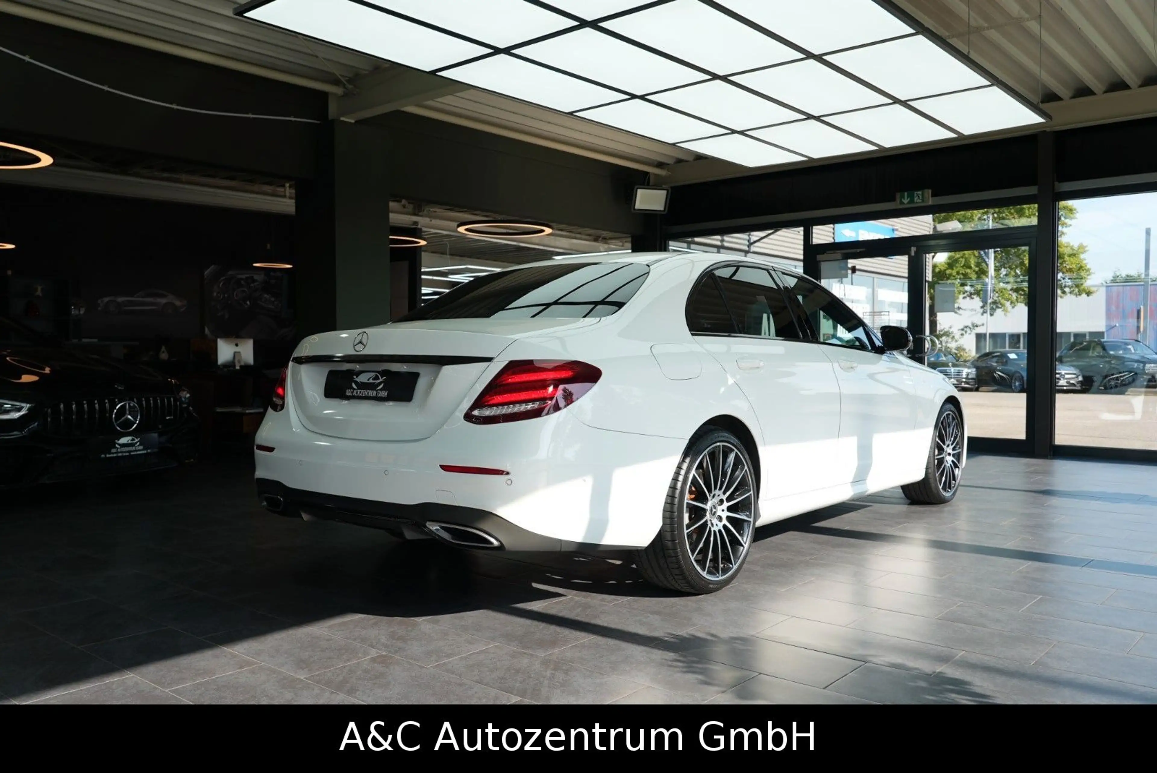 Mercedes-Benz E 400 E400d 4Matic AMG Line — photo 7