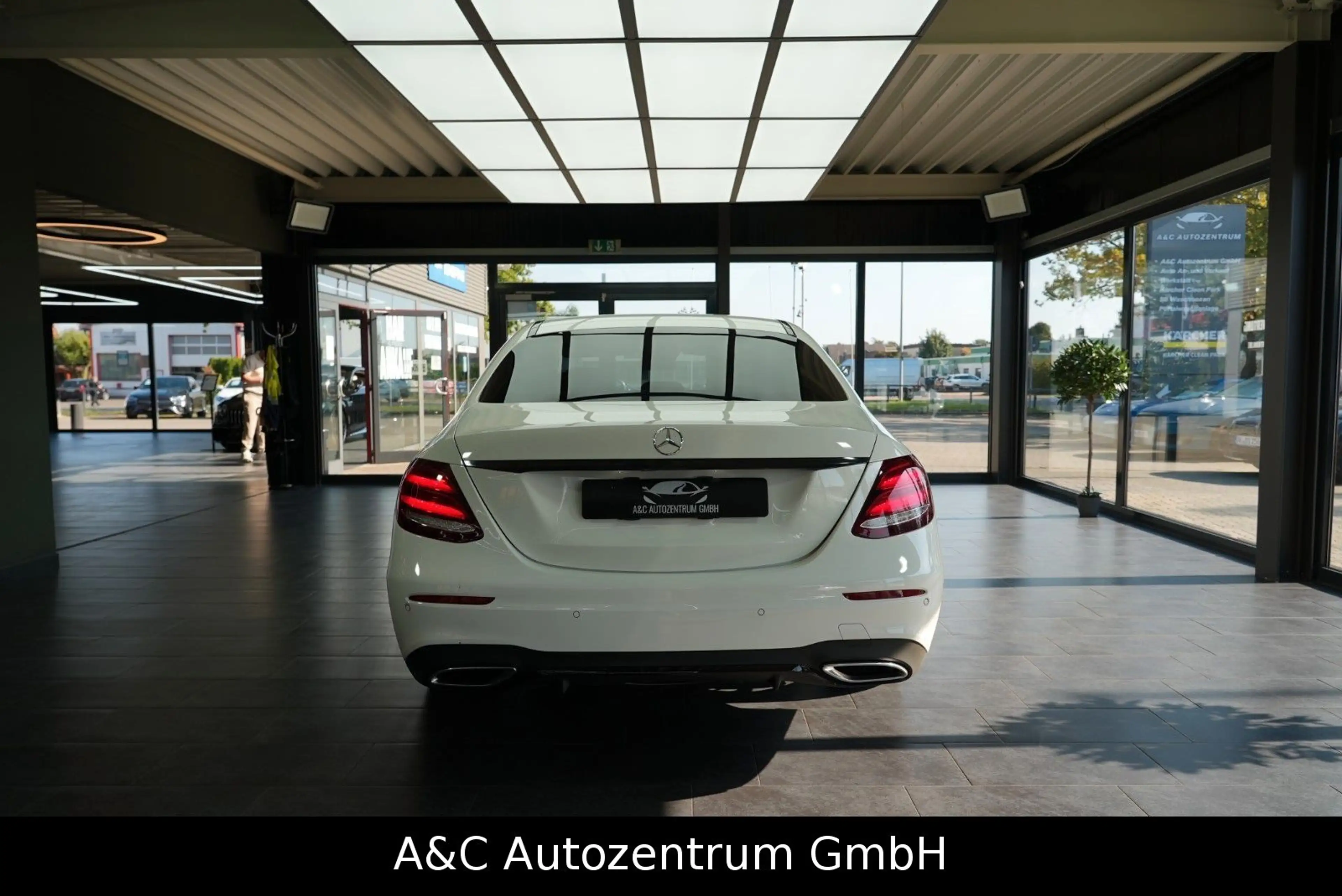 Mercedes-Benz E 400 E400d 4Matic AMG Line — photo 5