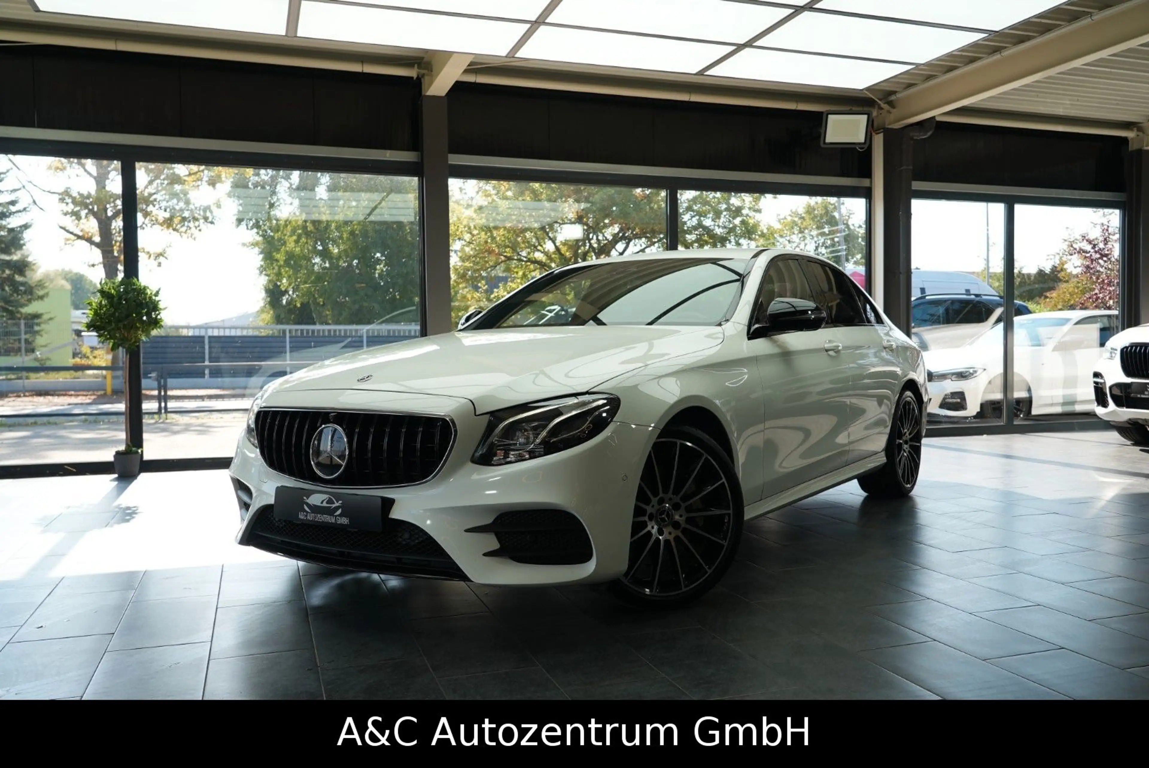 Mercedes-Benz E 400 E400d 4Matic AMG Line — photo 2
