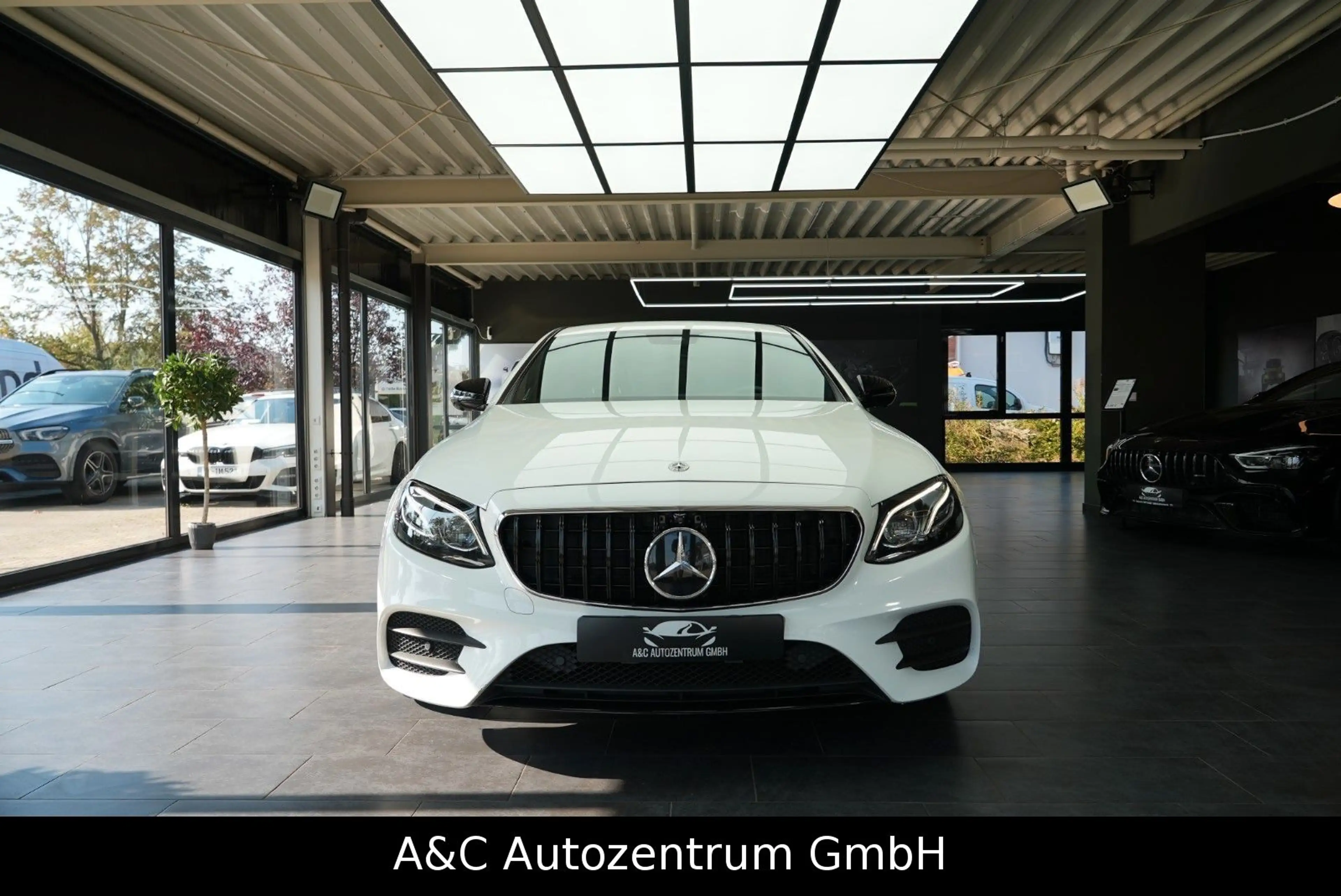 Mercedes-Benz E 400 E400d 4Matic AMG Line — photo 10