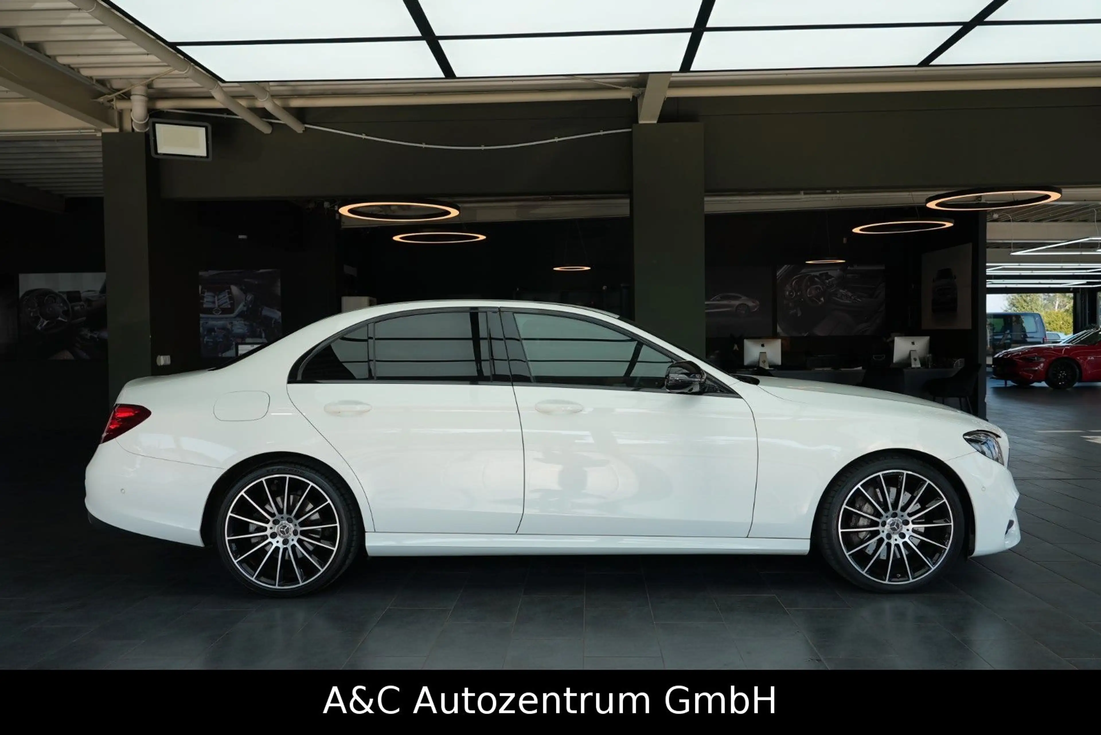 Mercedes-Benz E 400 E400d 4Matic AMG Line — photo 8