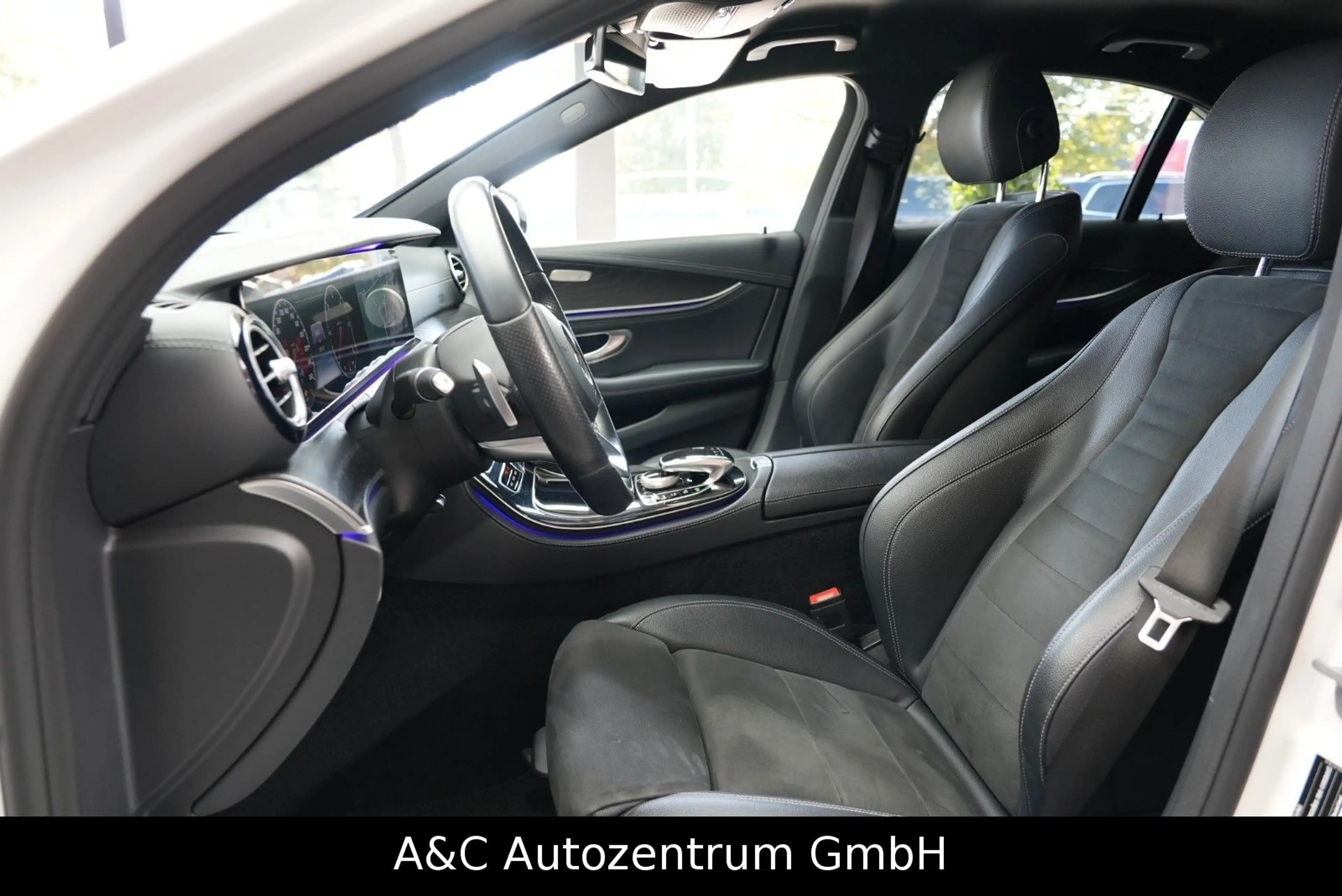 Mercedes-Benz E 400 E400d 4Matic AMG Line — photo 12