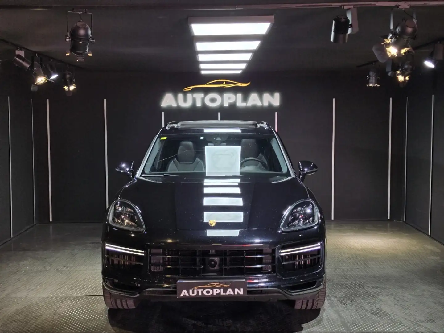 Porsche Cayenne Turbo Aut. Noir - 2