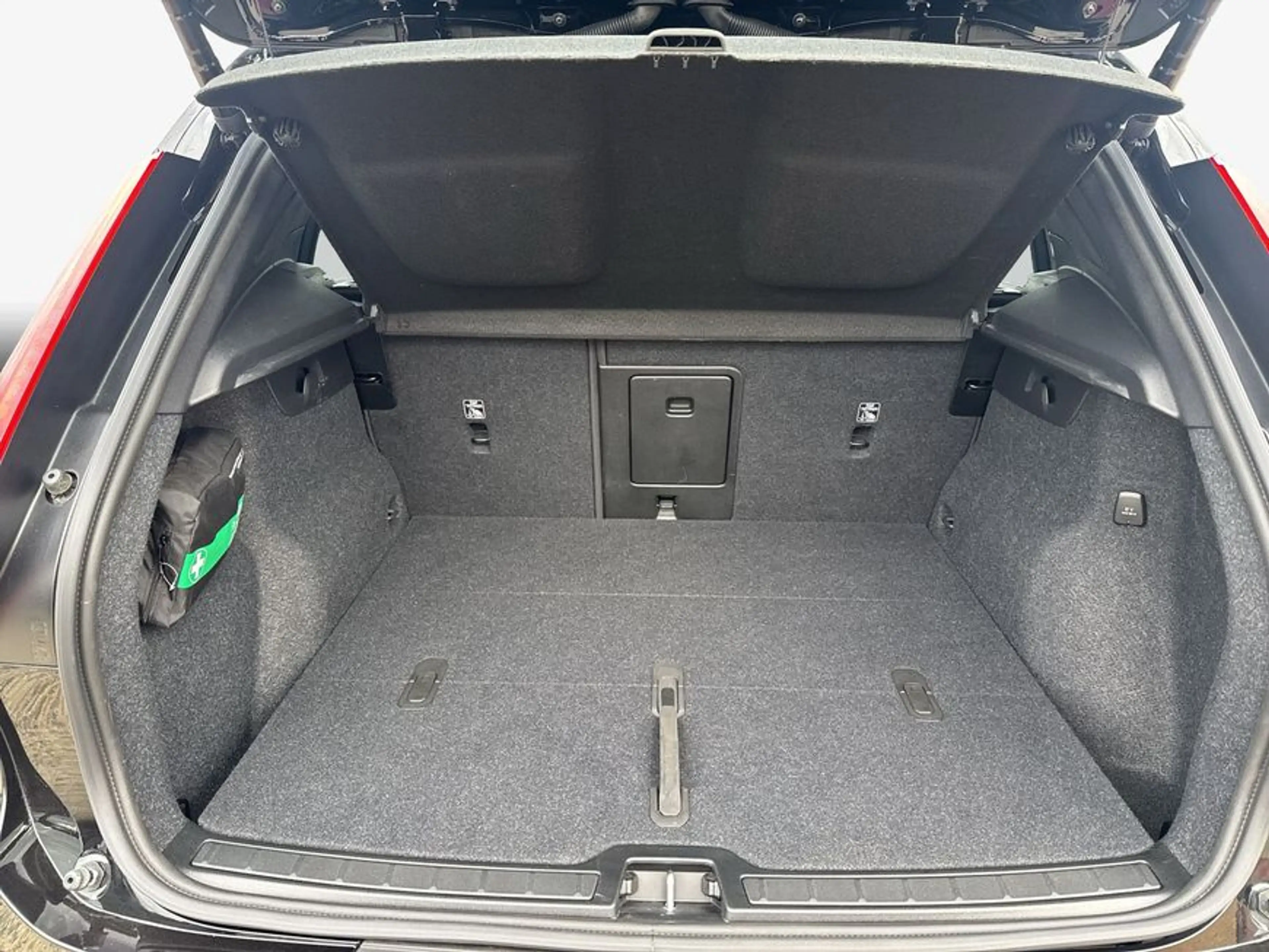 Volvo XC40 XC40 B3 B DKG Plus Black Edition — photo 8