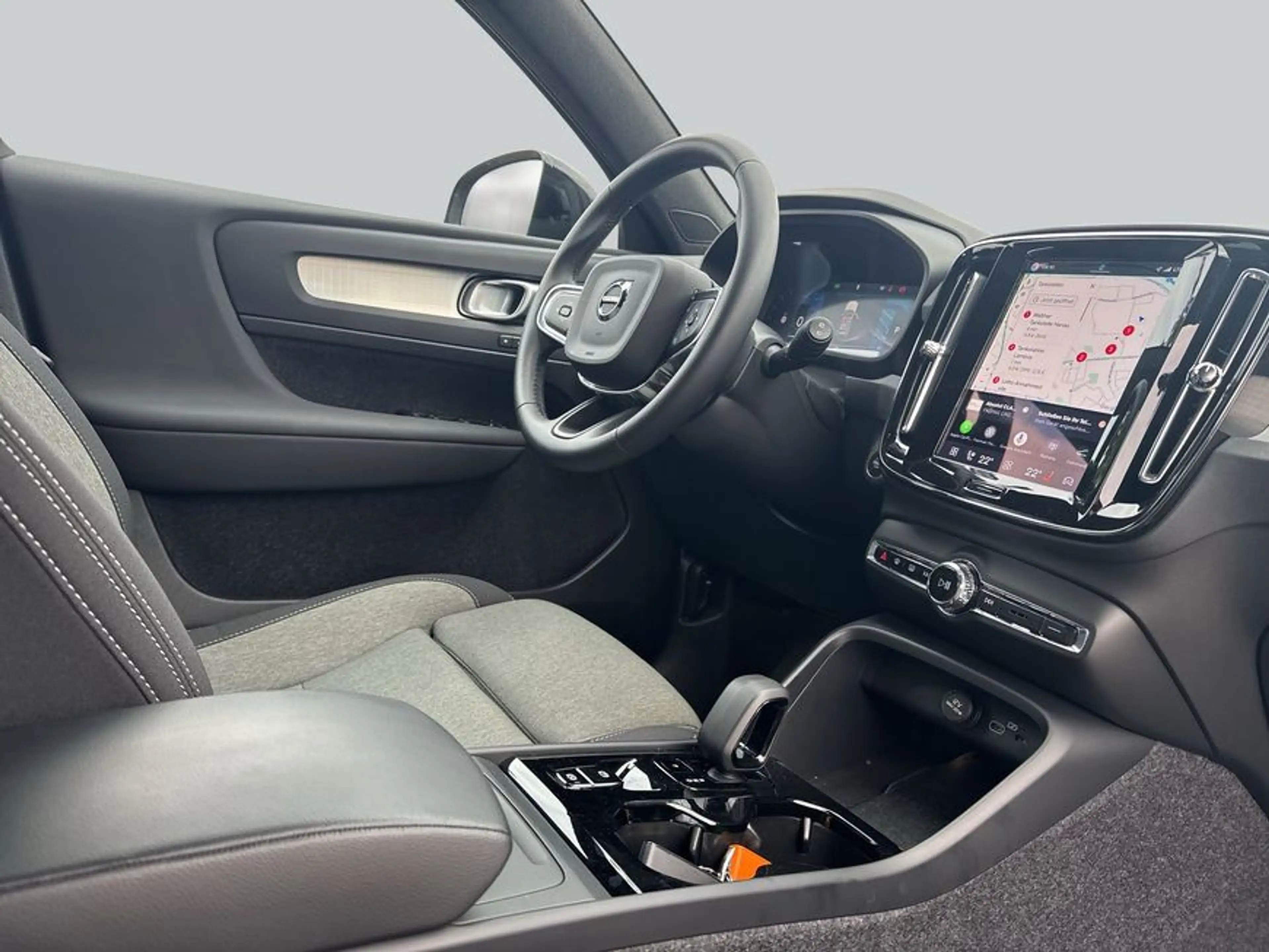 Volvo XC40 XC40 B3 B DKG Plus Black Edition — photo 15