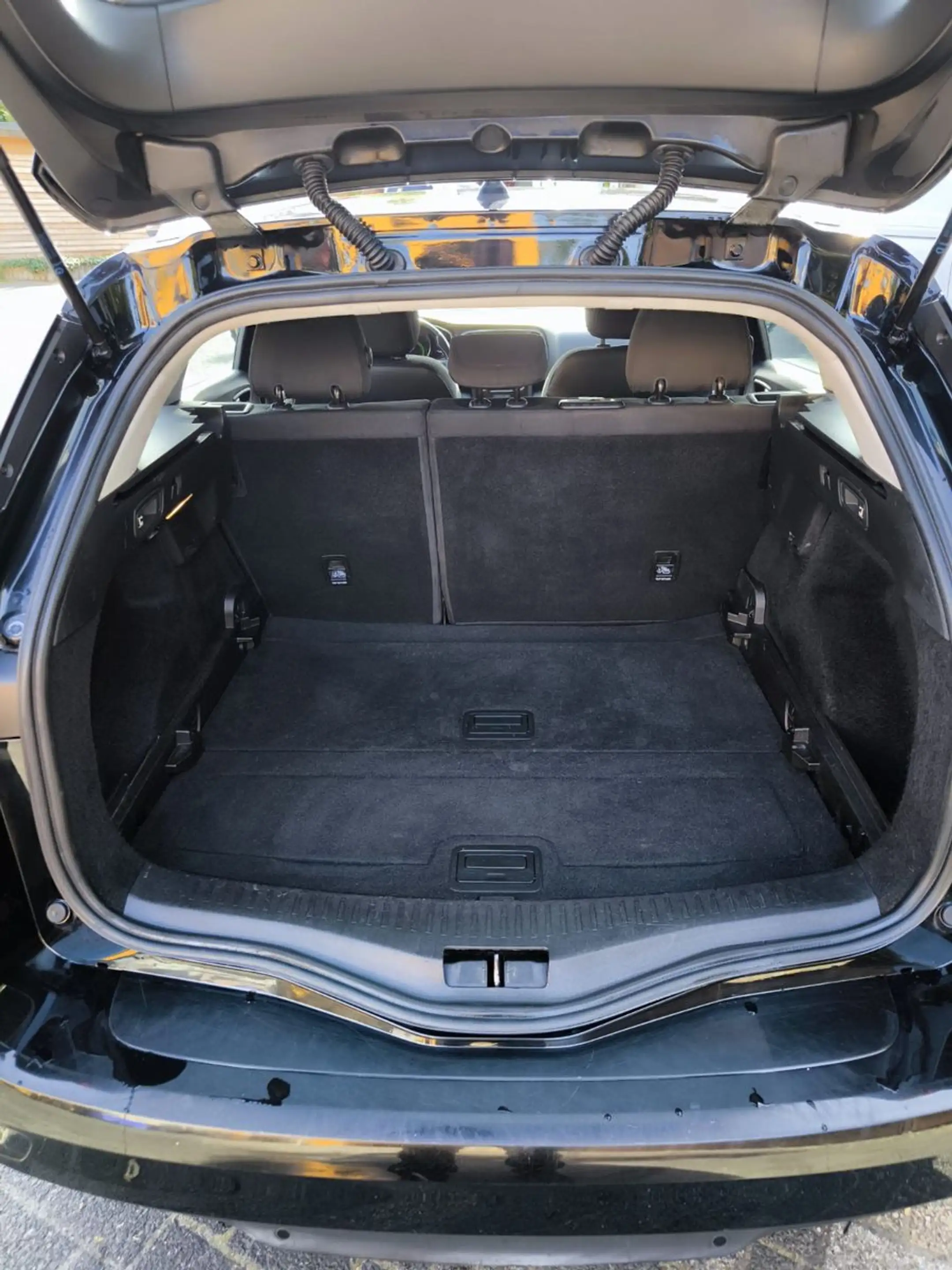 Renault Megane IV Grandtour Business Edition — photo 10