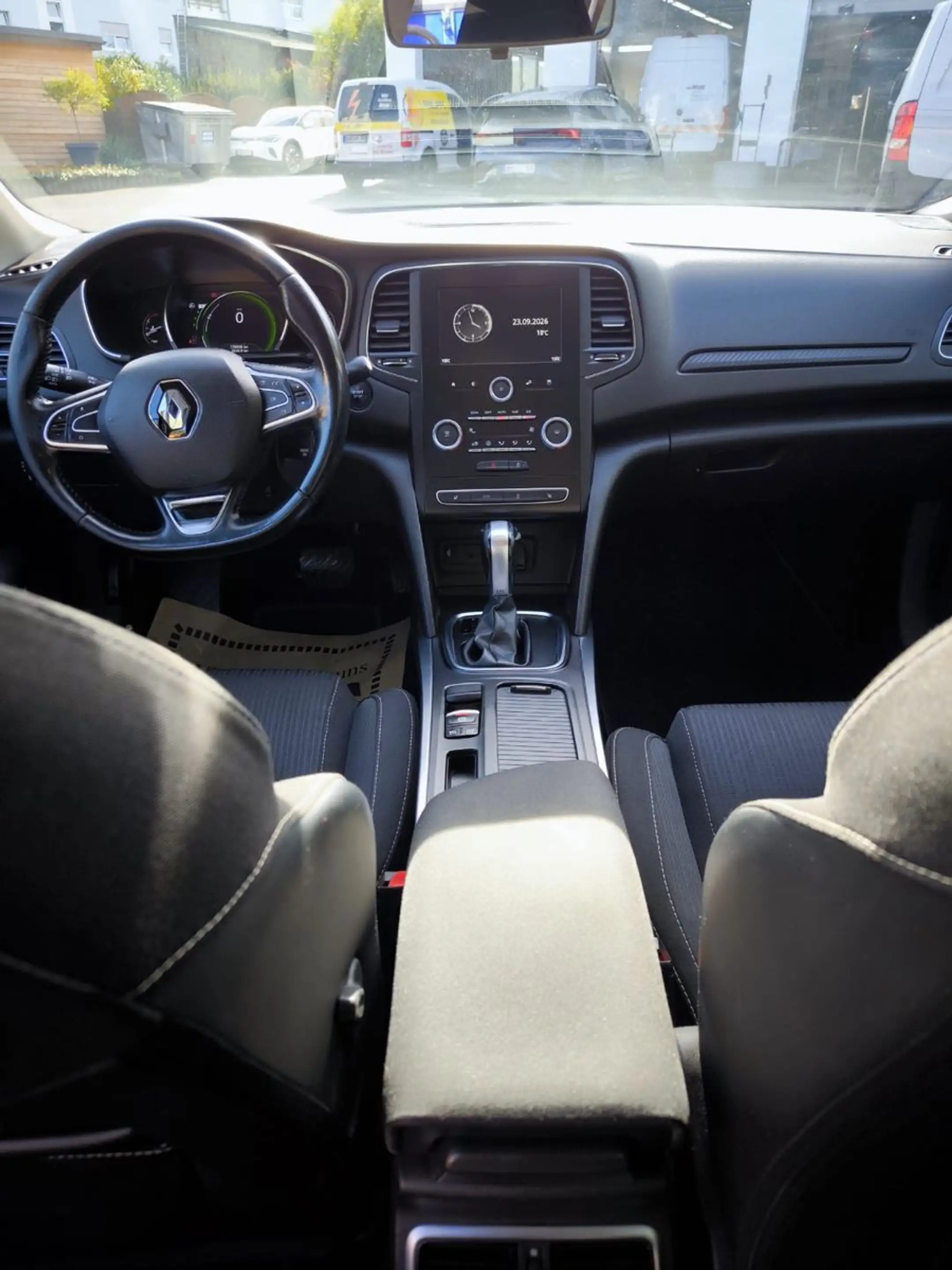 Renault Megane IV Grandtour Business Edition — photo 12