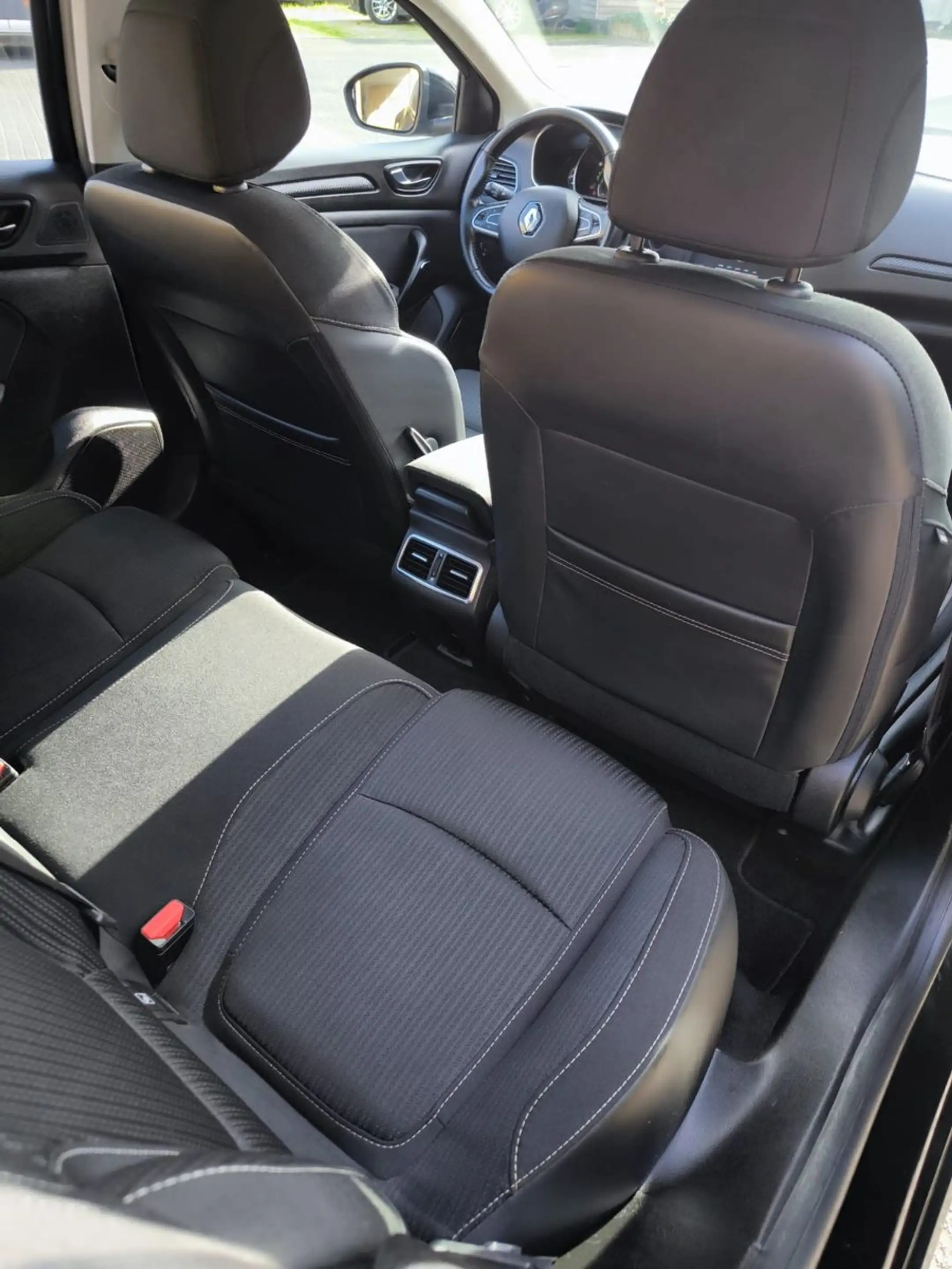 Renault Megane IV Grandtour Business Edition — photo 11