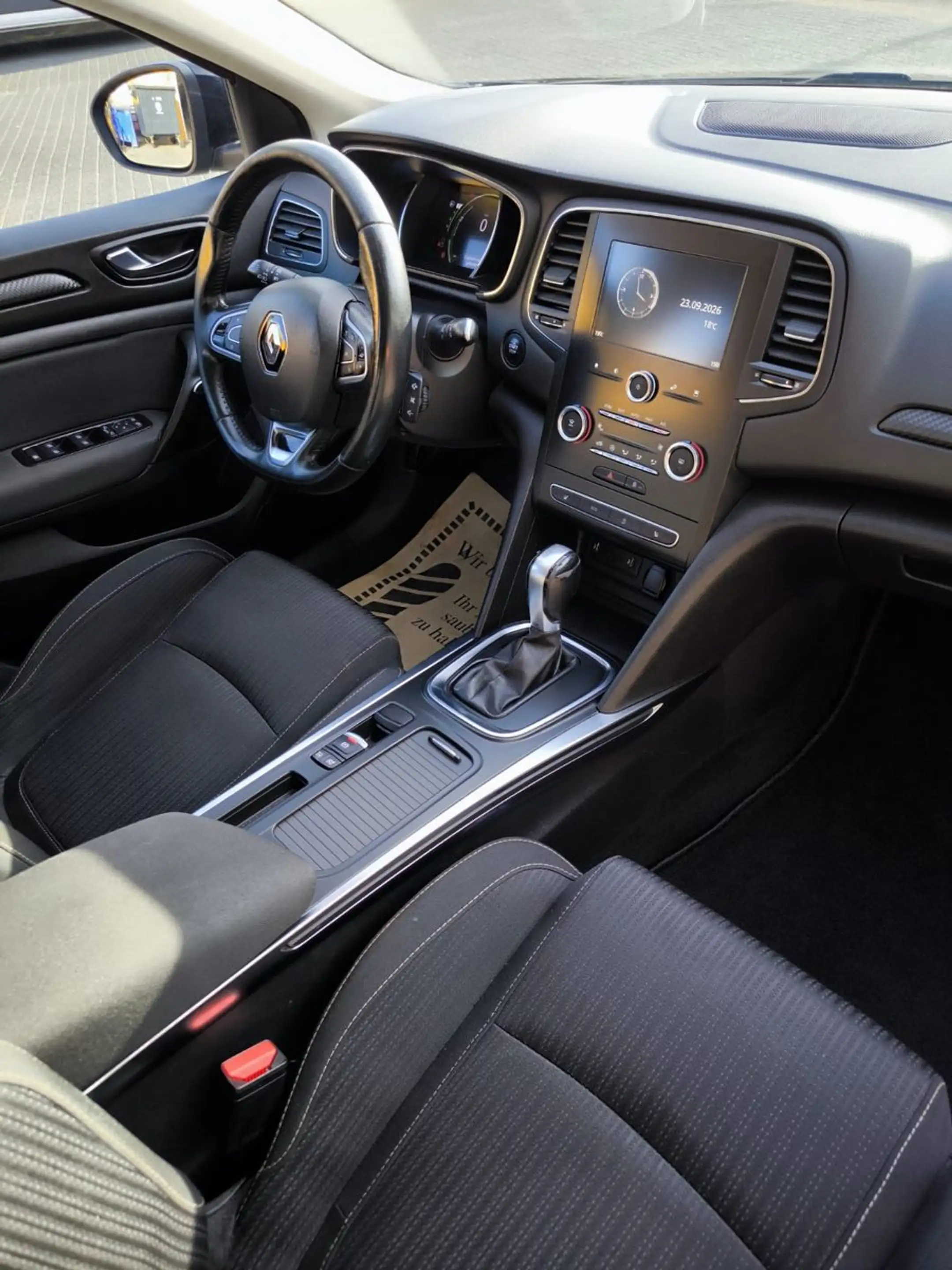 Renault Megane IV Grandtour Business Edition — photo 14