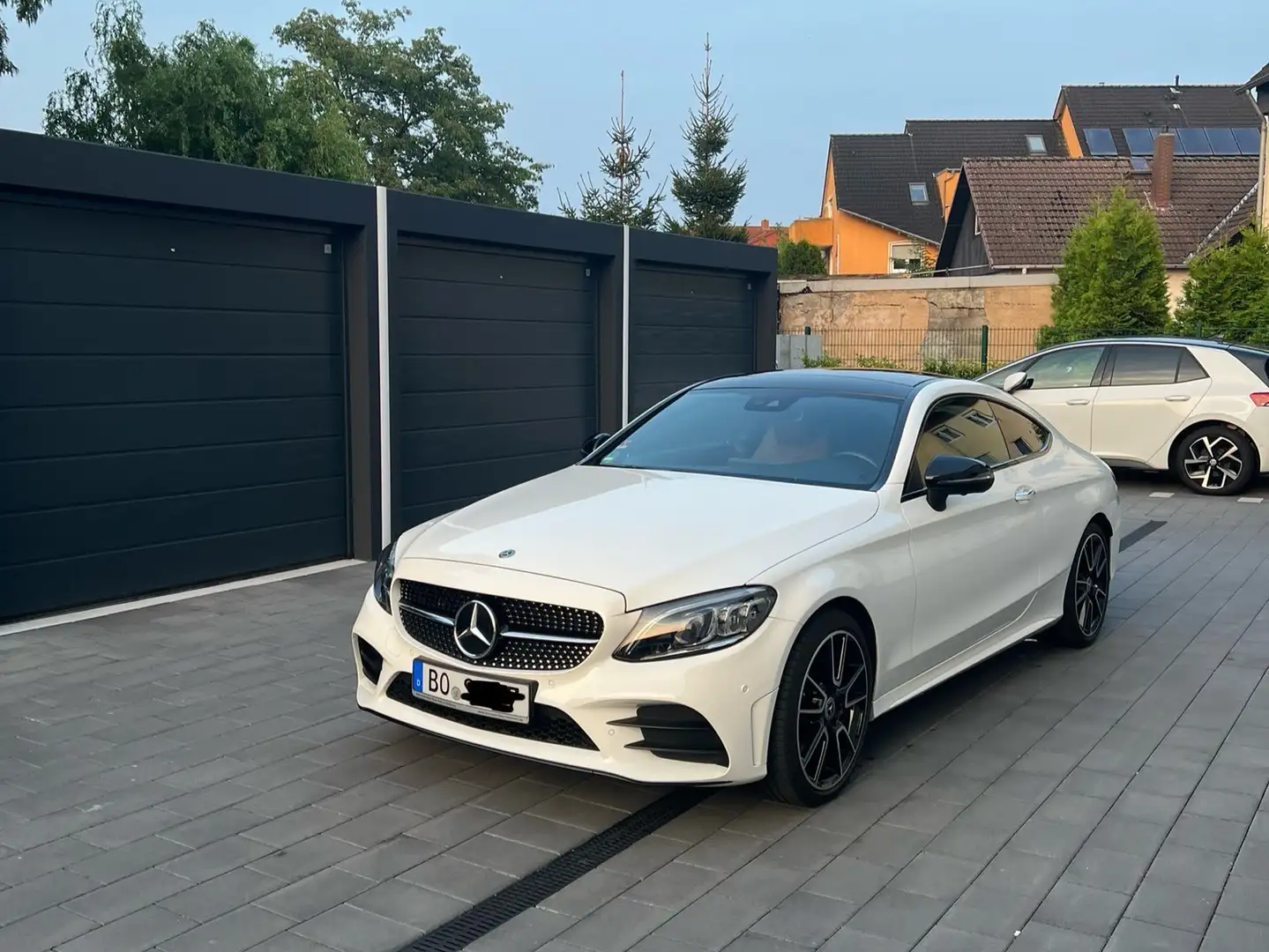 Mercedes-Benz C 300 Coupe 9G-TRONIC AMG/PANO/360/St.Hz Blanc - 1