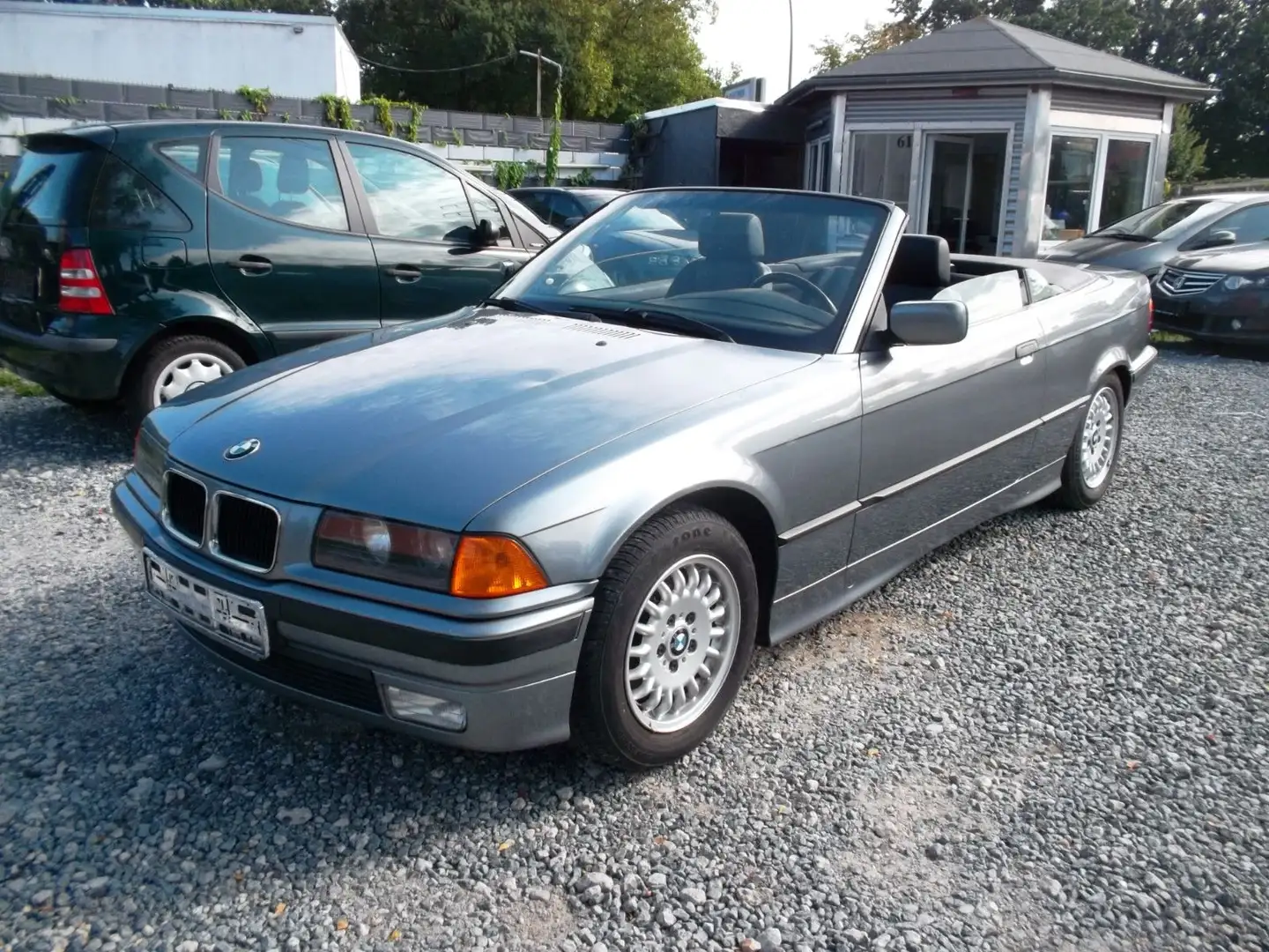 BMW 320 Ci  Cabrio, Oldteimer Grau - 1