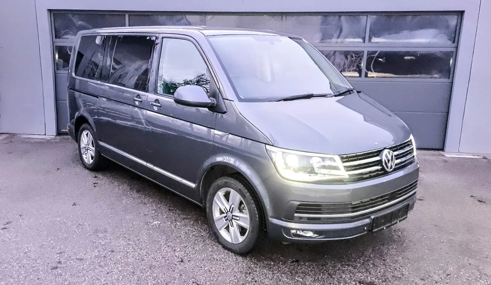 Volkswagen T6 Multivan DSG Generation Six LED AHK 2xSchiebetür Grau - 2