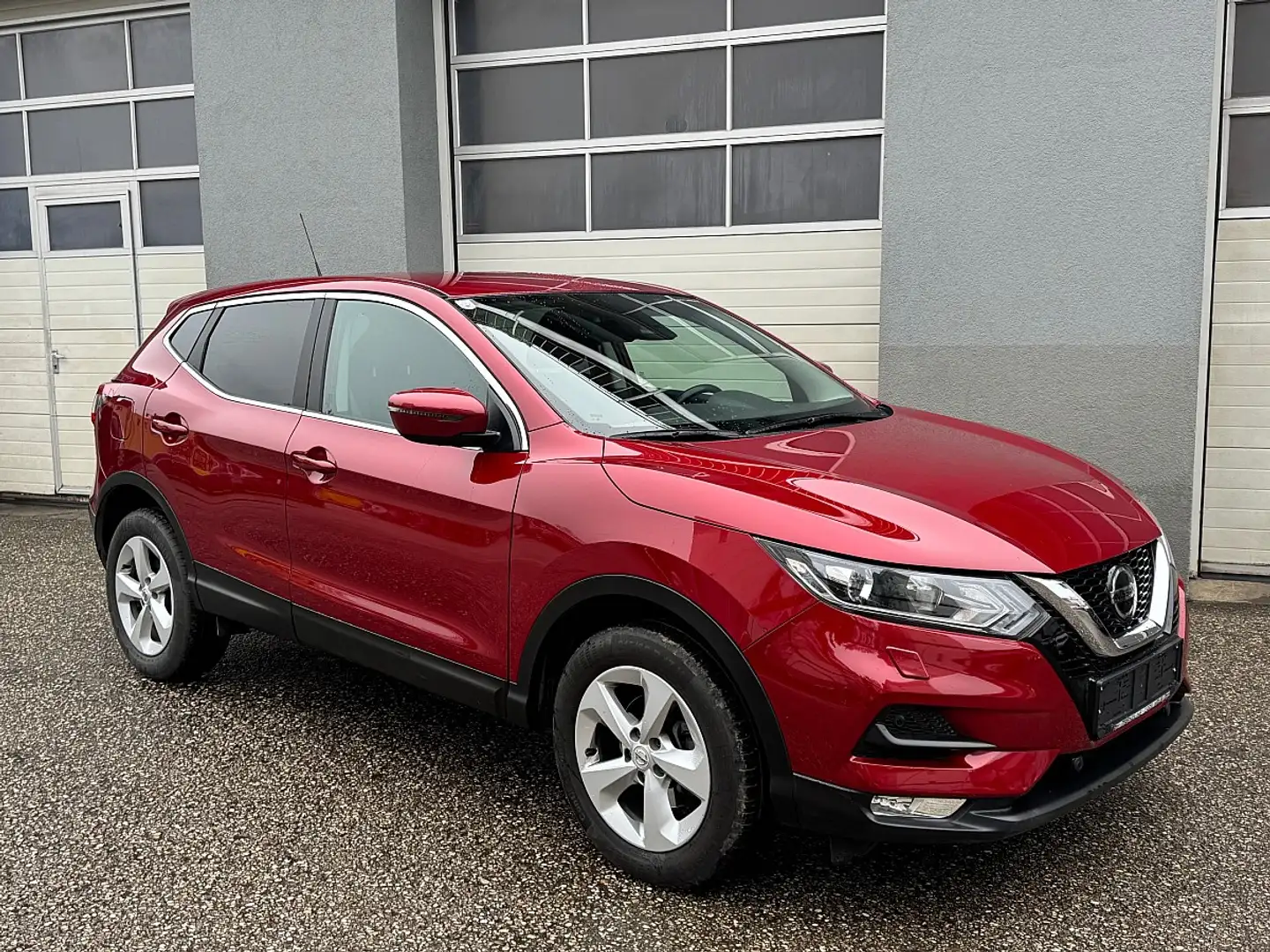 Nissan Qashqai 1,3 DIG-T Acenta Rot - 1