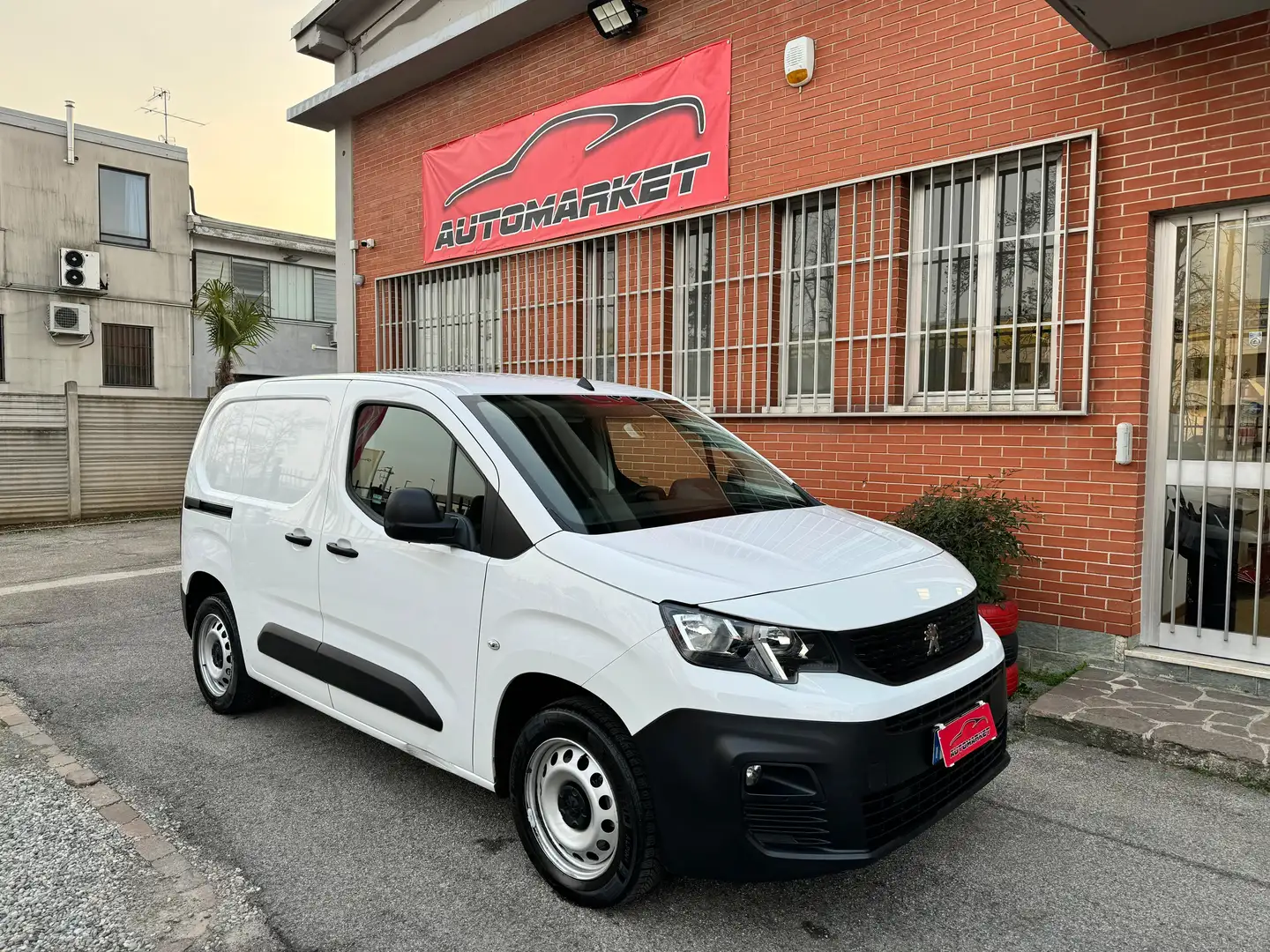 Peugeot Partner 1.5 bluehdi 131CV EURO 6D-TEMP Bianco - 1