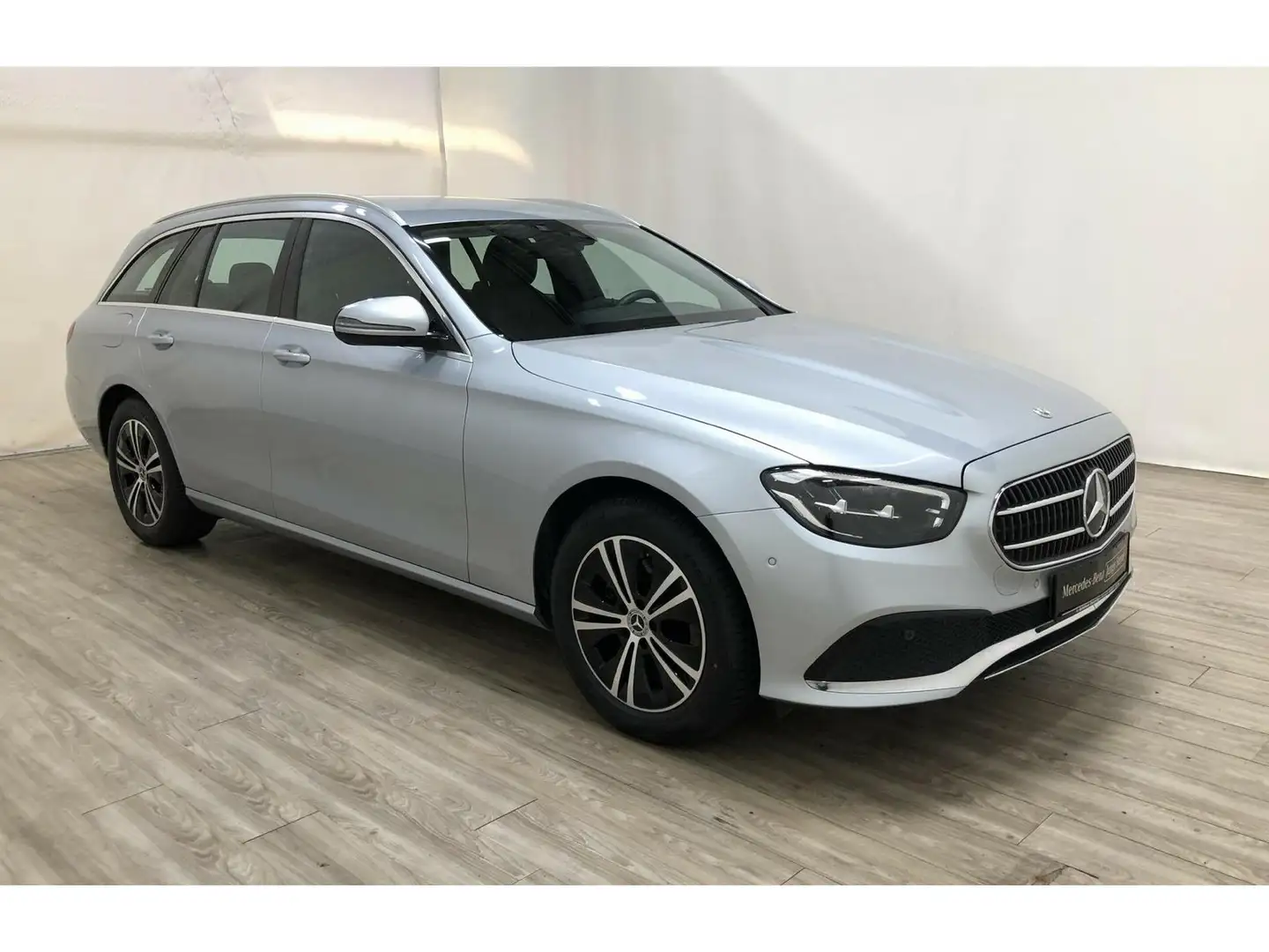 Mercedes-Benz E 220 dT AVANTGARDE MBUX*Navi*Kamera*LED*Spur-Pak Silber - 2