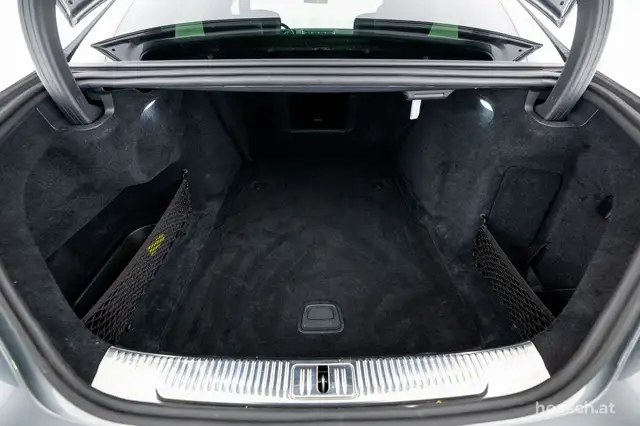 Mercedes-Benz S-Class view 9