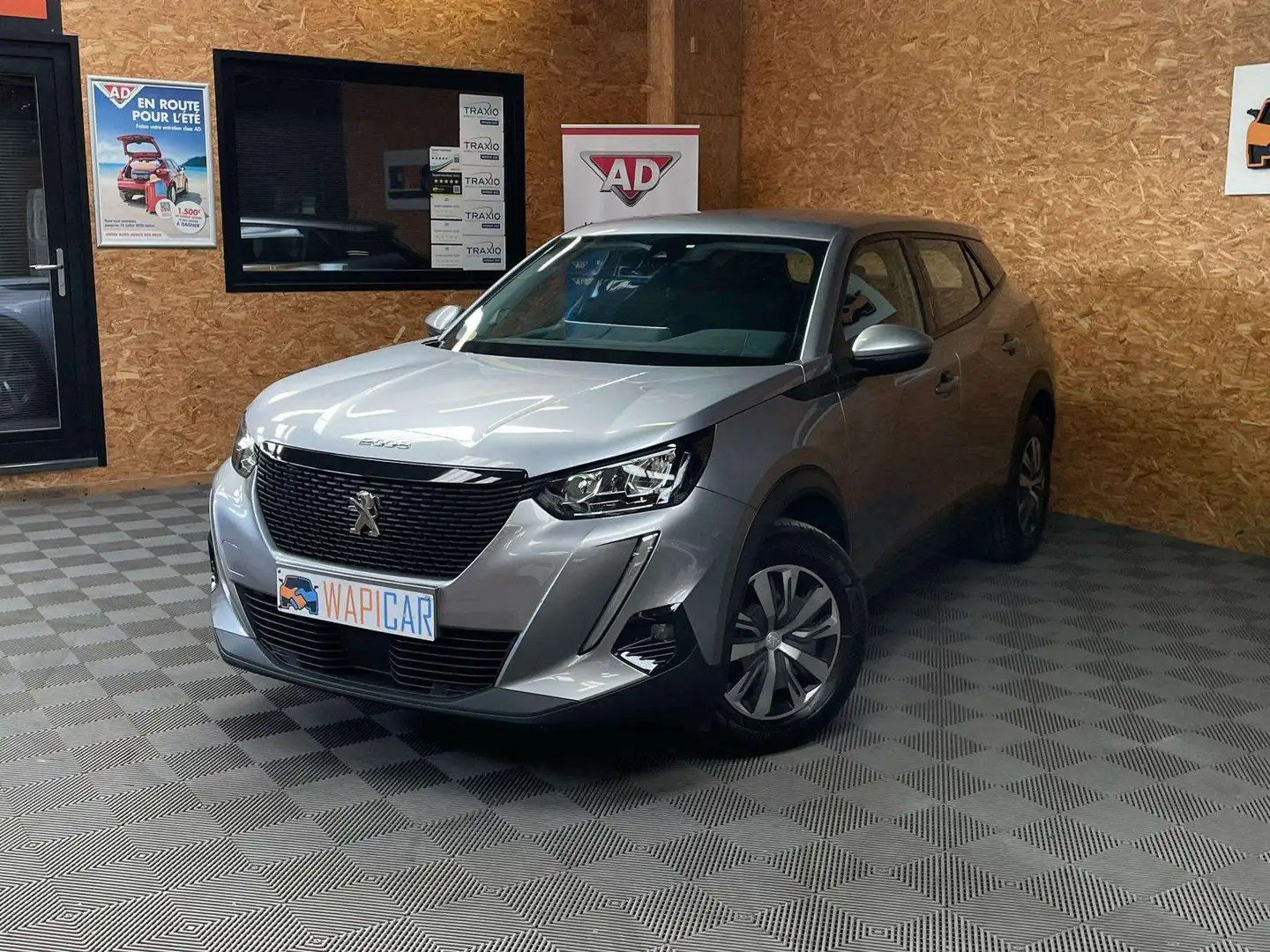 Peugeot 2008 1.5 BlueHDi Active Gris - 2