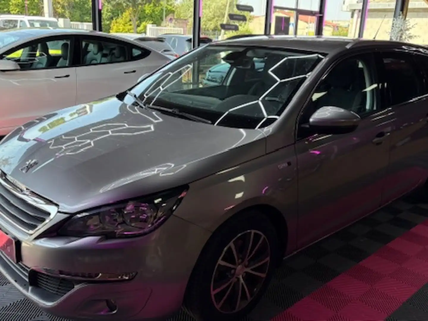 Peugeot 308 Style 110 ch - Régulateur Limiteur de vitesse - App connect - Clim auto bi-zone Gris - 2