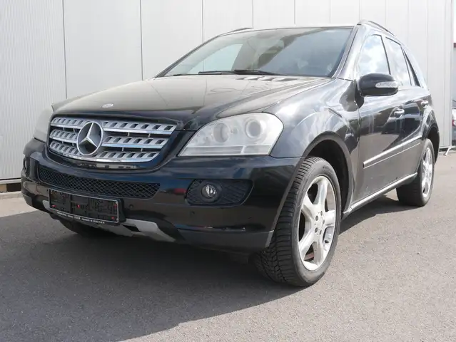 Mercedes-Benz ML 320 CDI NAVI/PDC/AHK/SPORT-PAKET