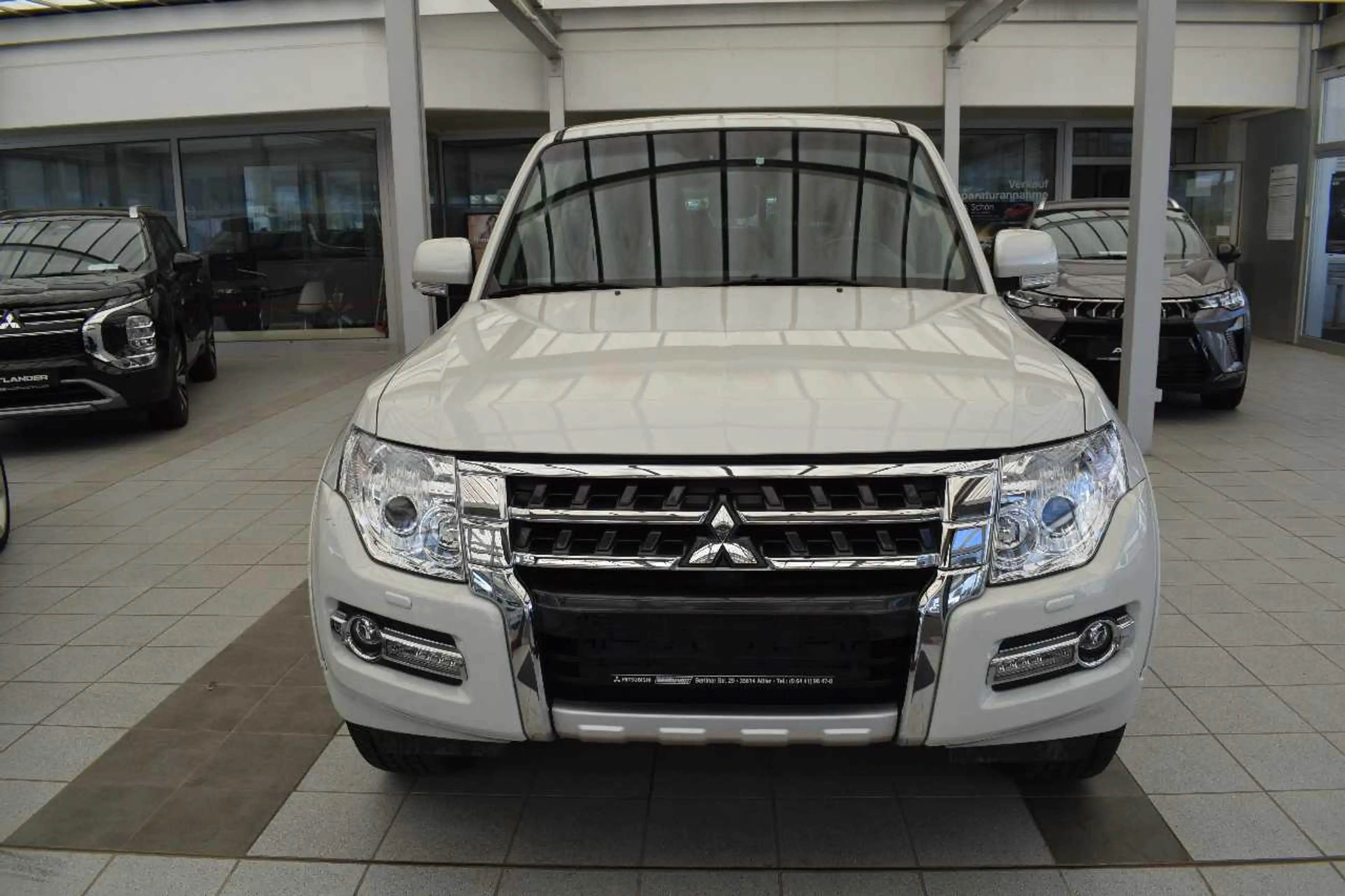 Mitsubishi Pajero 5-Türer Diamant Edition 3.2 DI-D Automatik — photo 5