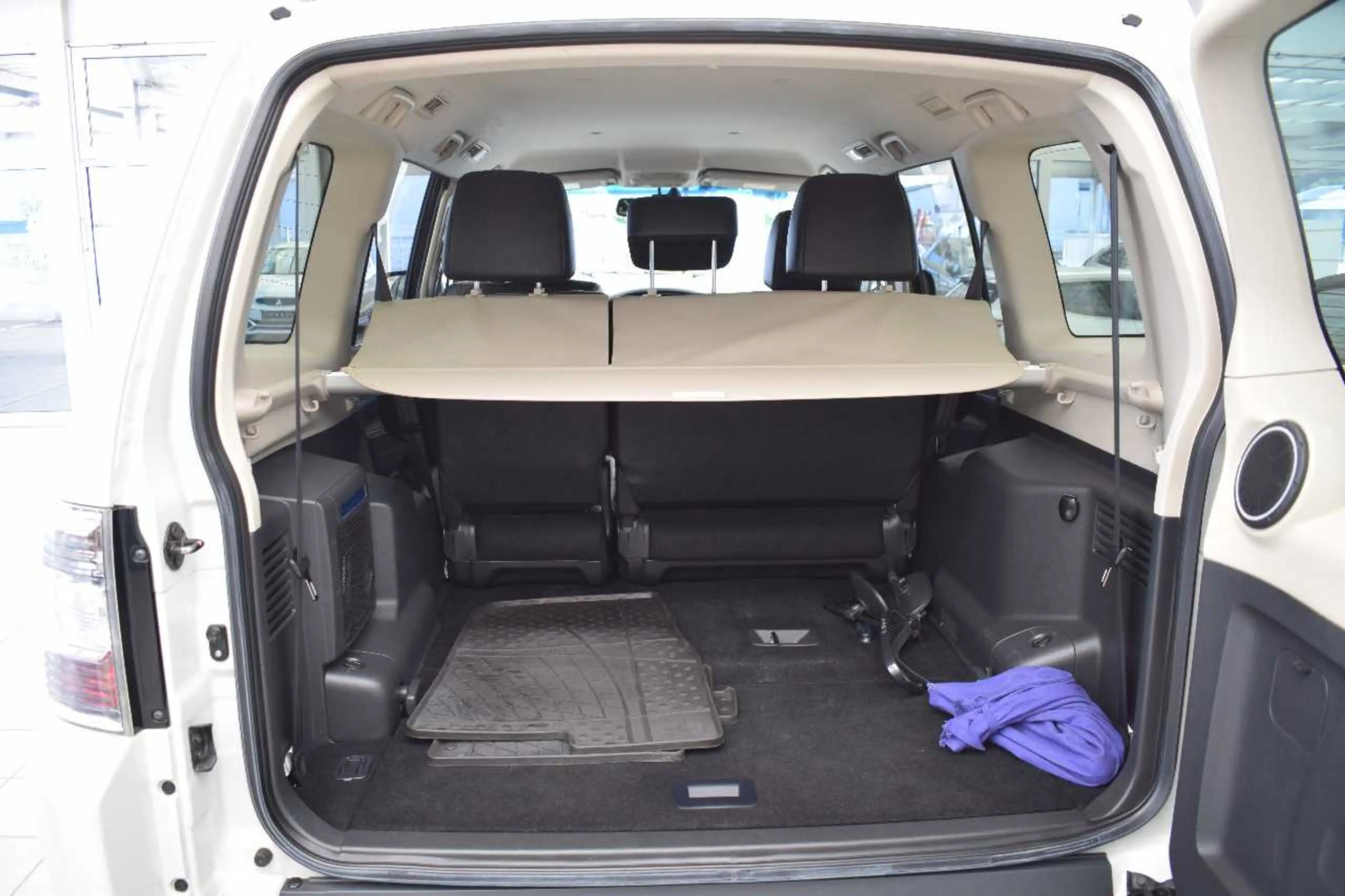 Mitsubishi Pajero 5-Türer Diamant Edition 3.2 DI-D Automatik — photo 15