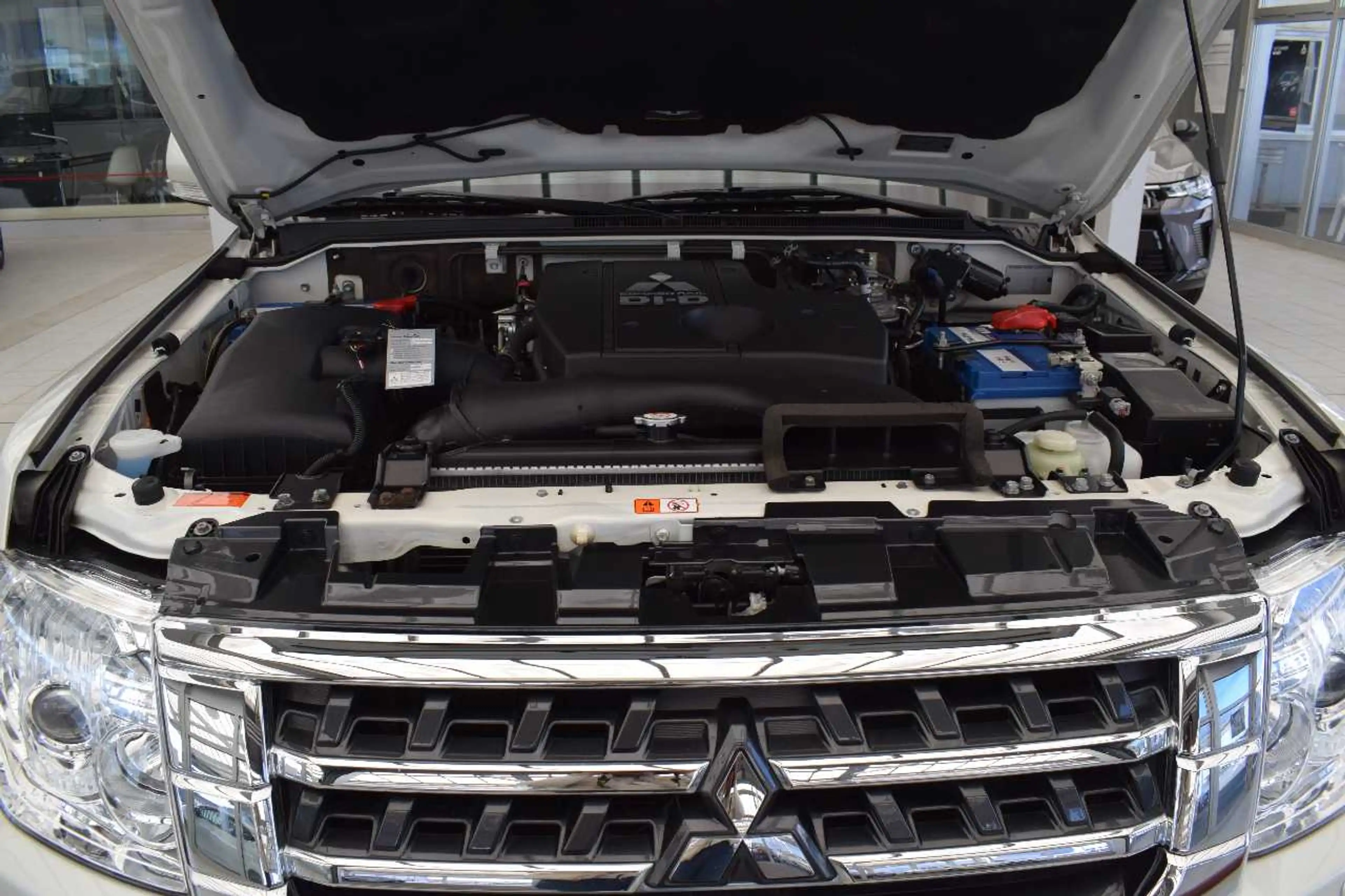 Mitsubishi Pajero 5-Türer Diamant Edition 3.2 DI-D Automatik — photo 7