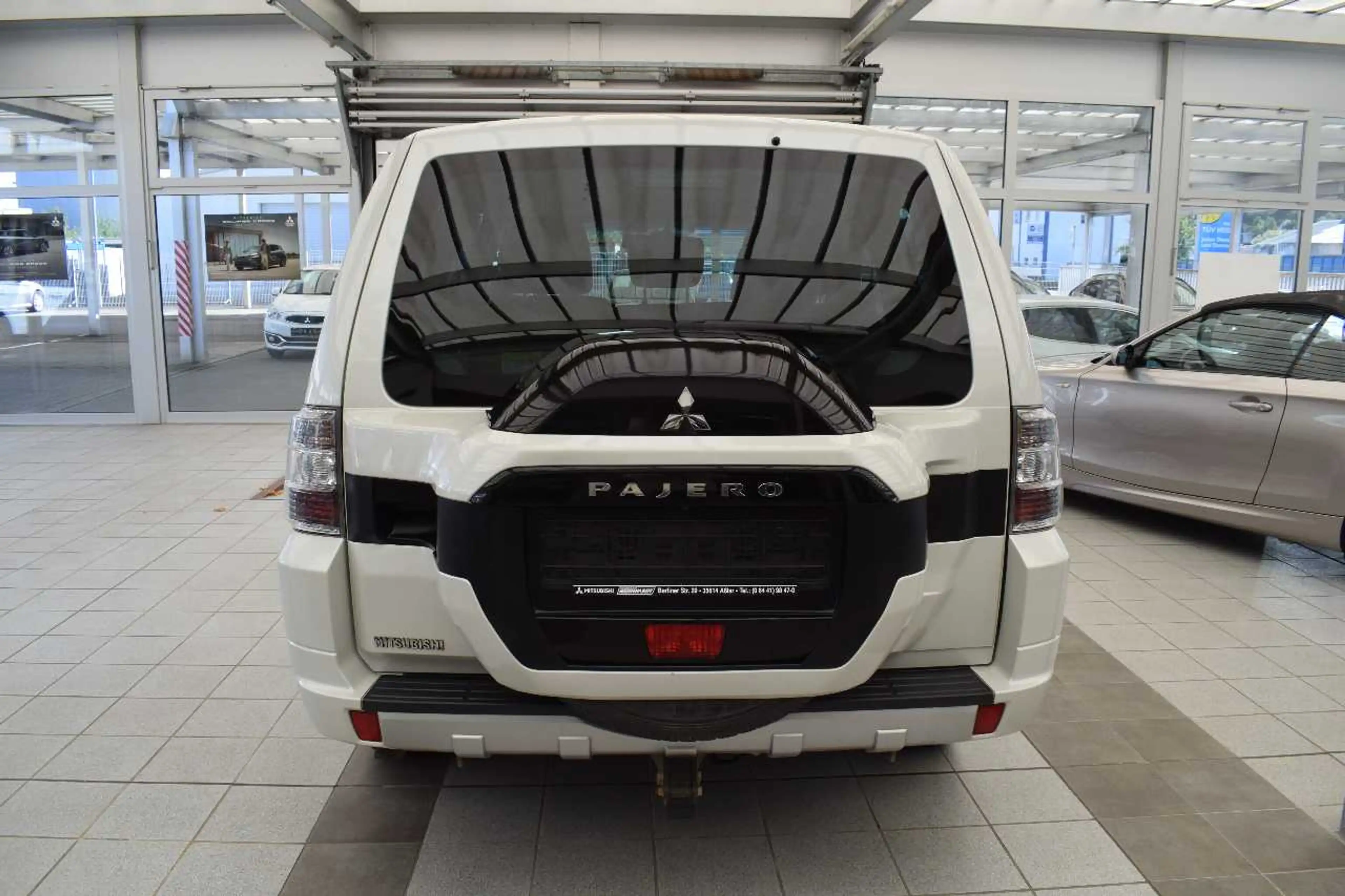 Mitsubishi Pajero 5-Türer Diamant Edition 3.2 DI-D Automatik — photo 6