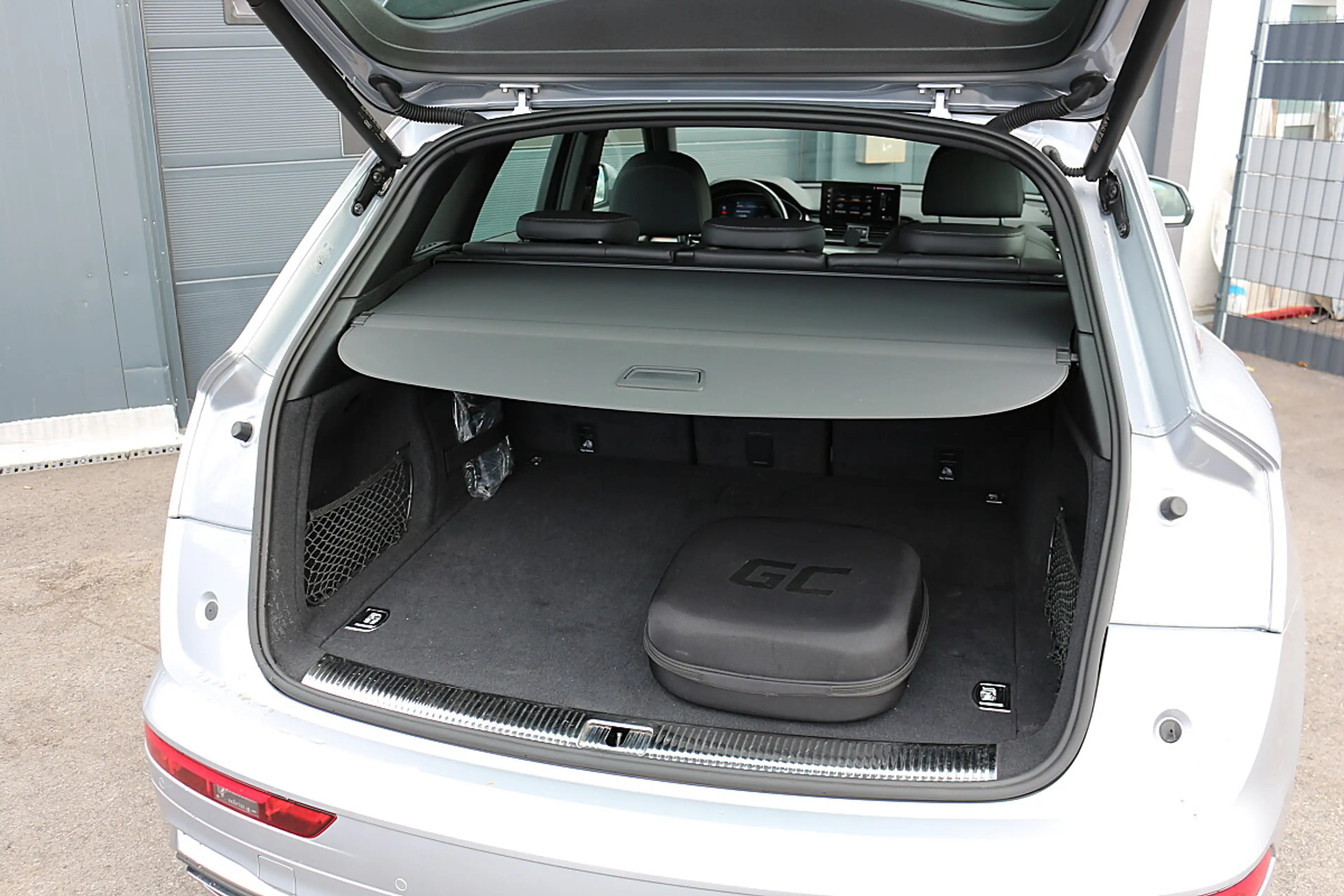 Audi Q5 50 TFSI e PHEV quattro S-line — photo 13