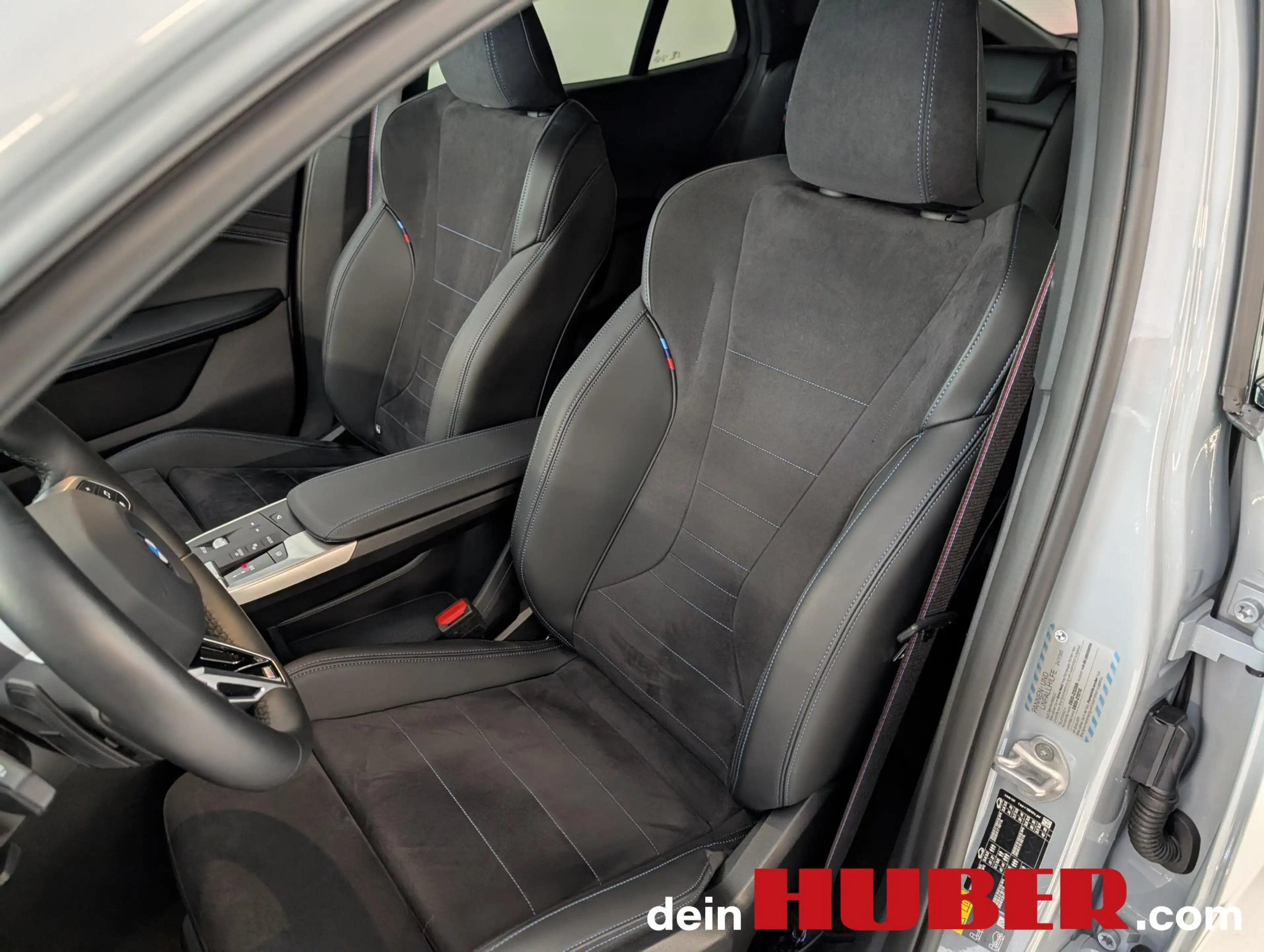 BMW iX2 eDrive20 — photo 9