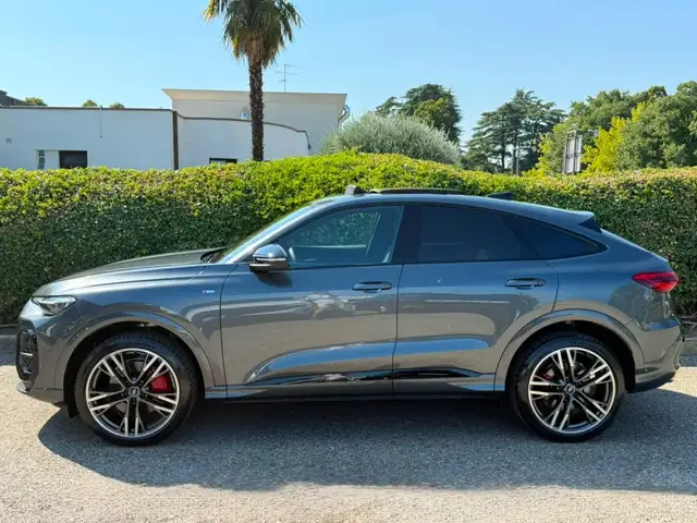 Audi Q5 view 7