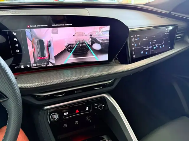 Audi Q5 view 12