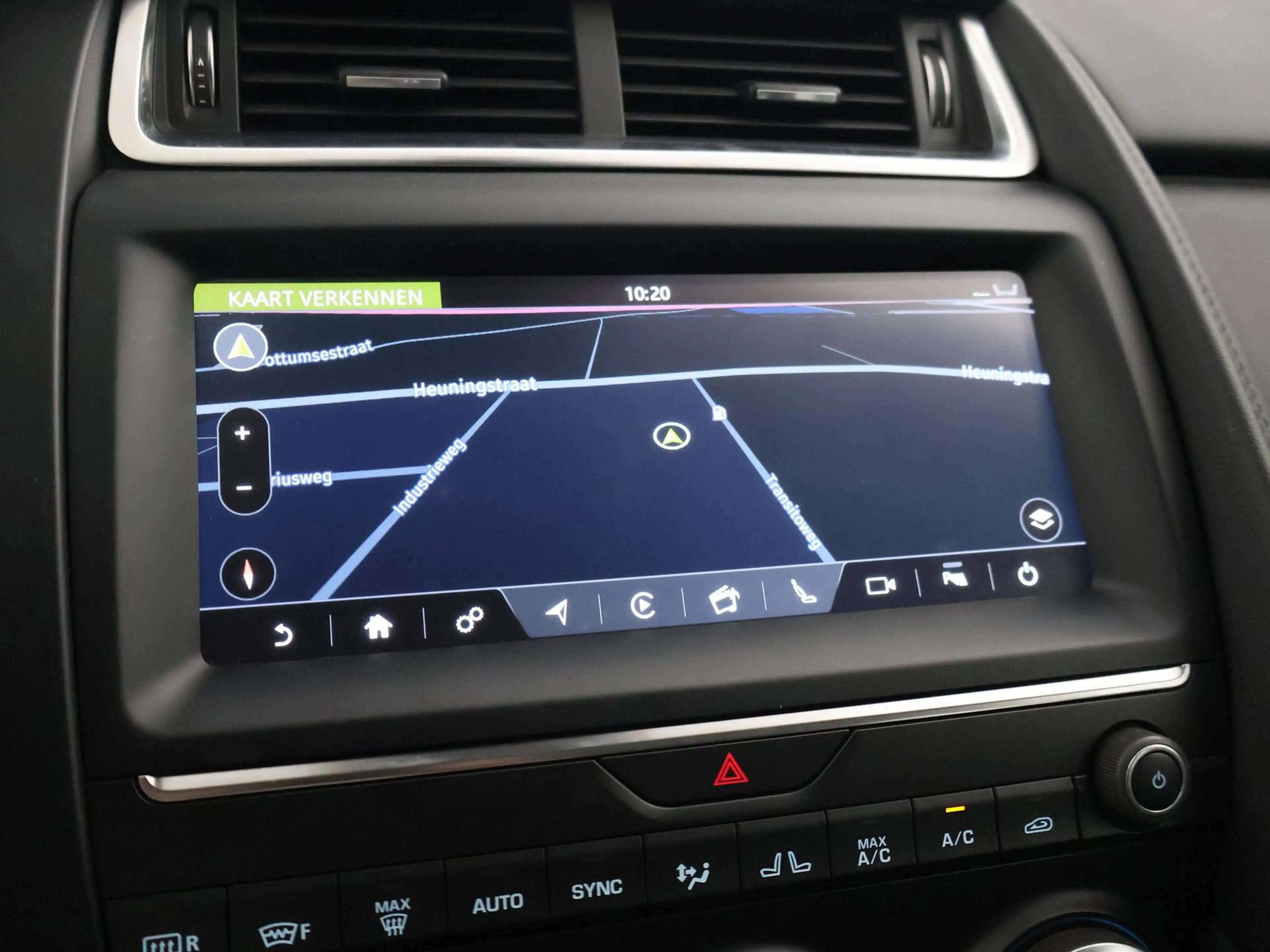 Jaguar E-Pace 2.0 P200 AWD S + CARPLAY | AFN. TREKHAAK | STANDKA — photo 41