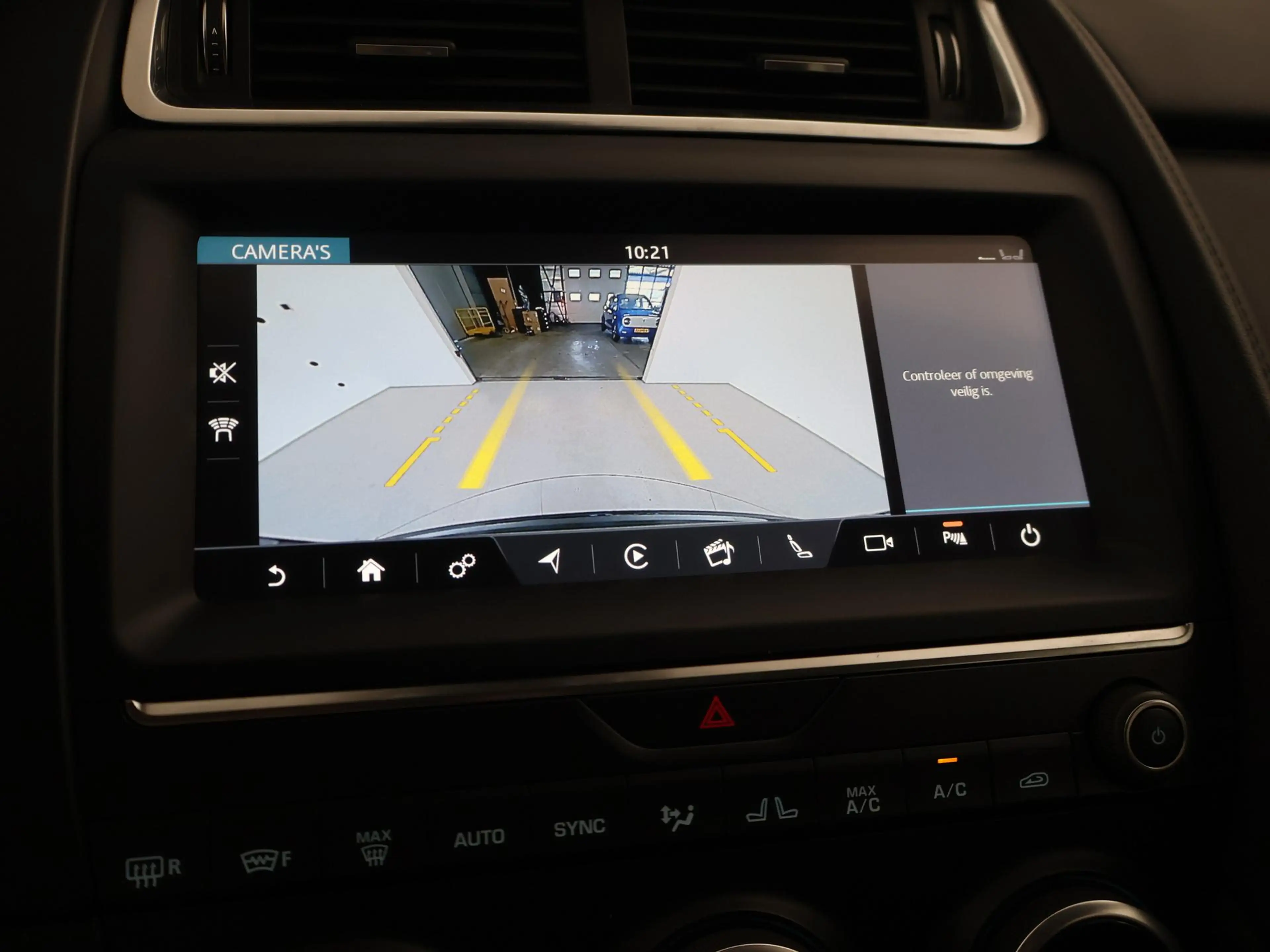 Jaguar E-Pace 2.0 P200 AWD S + CARPLAY | AFN. TREKHAAK | STANDKA — photo 11