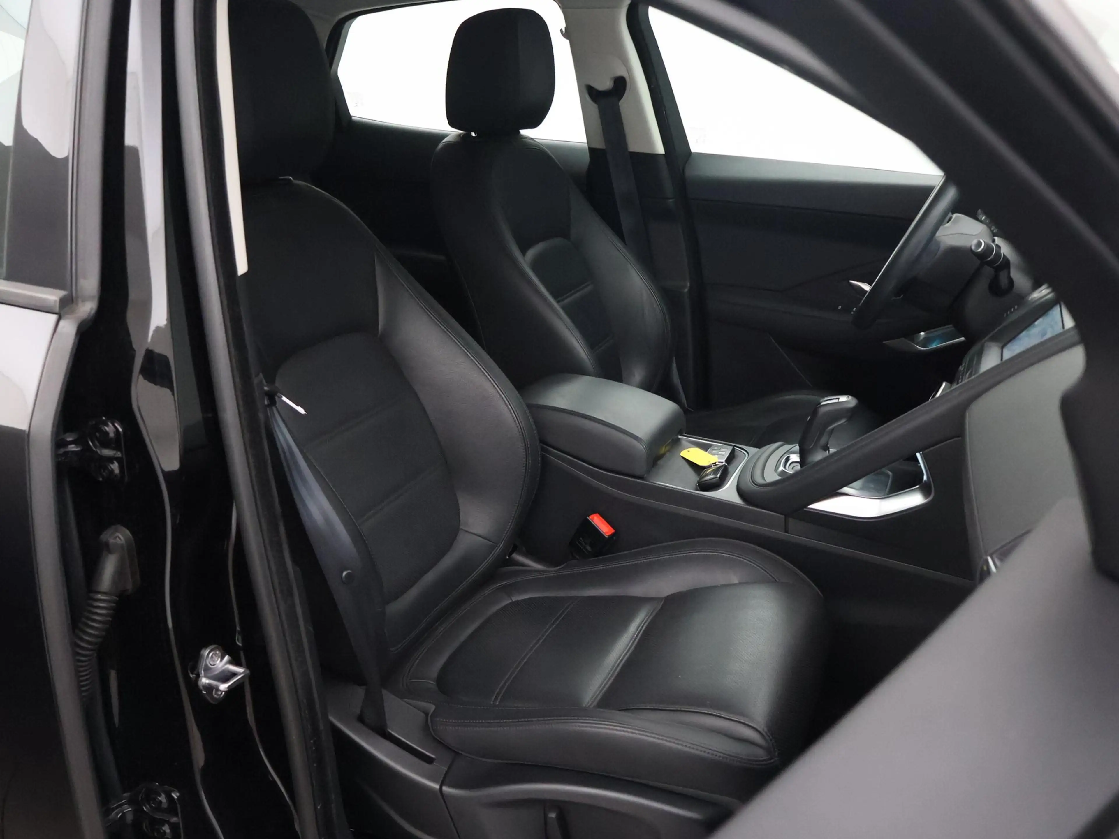 Jaguar E-Pace 2.0 P200 AWD S + CARPLAY | AFN. TREKHAAK | STANDKA — photo 7