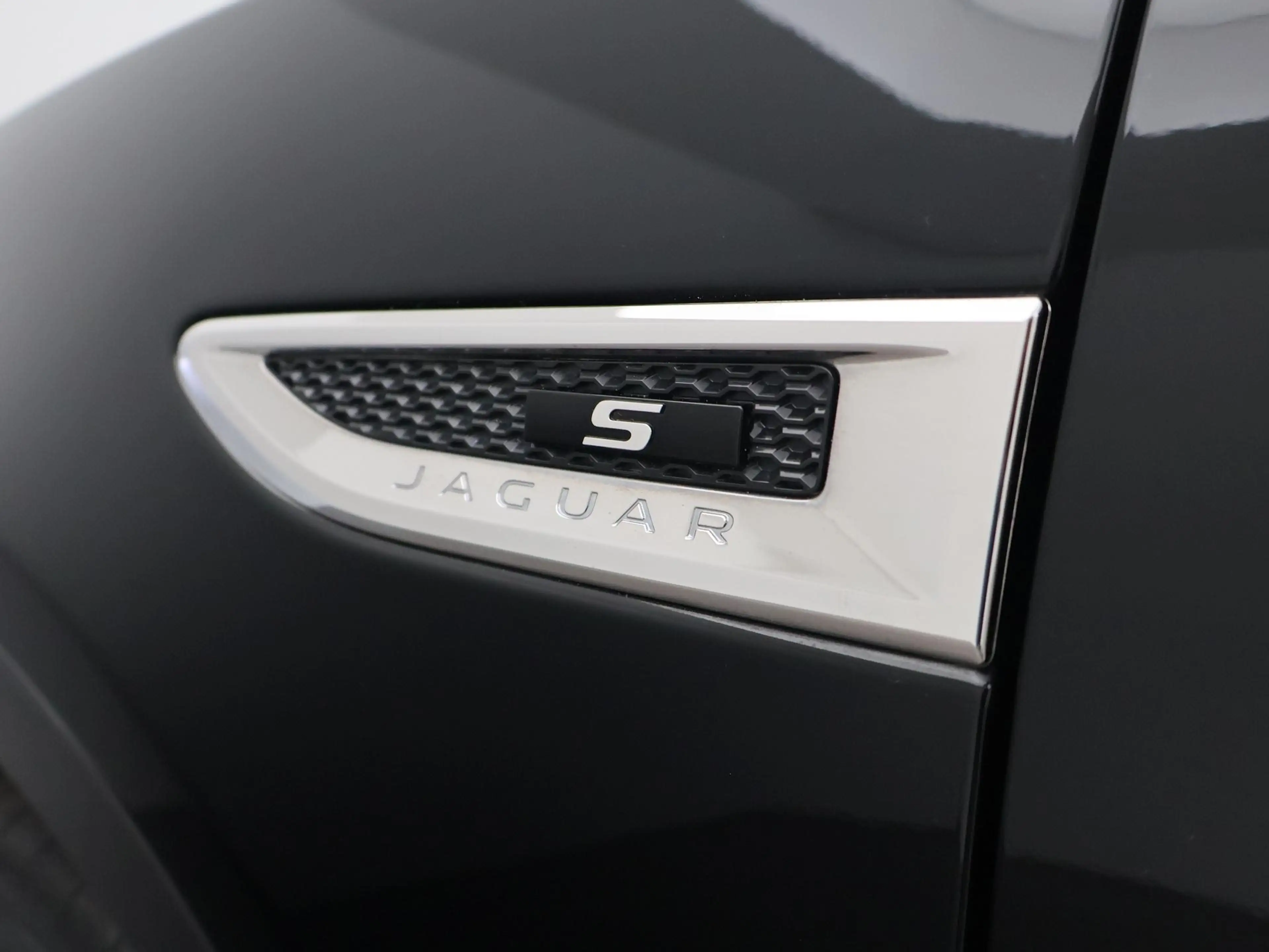Jaguar E-Pace 2.0 P200 AWD S + CARPLAY | AFN. TREKHAAK | STANDKA — photo 24