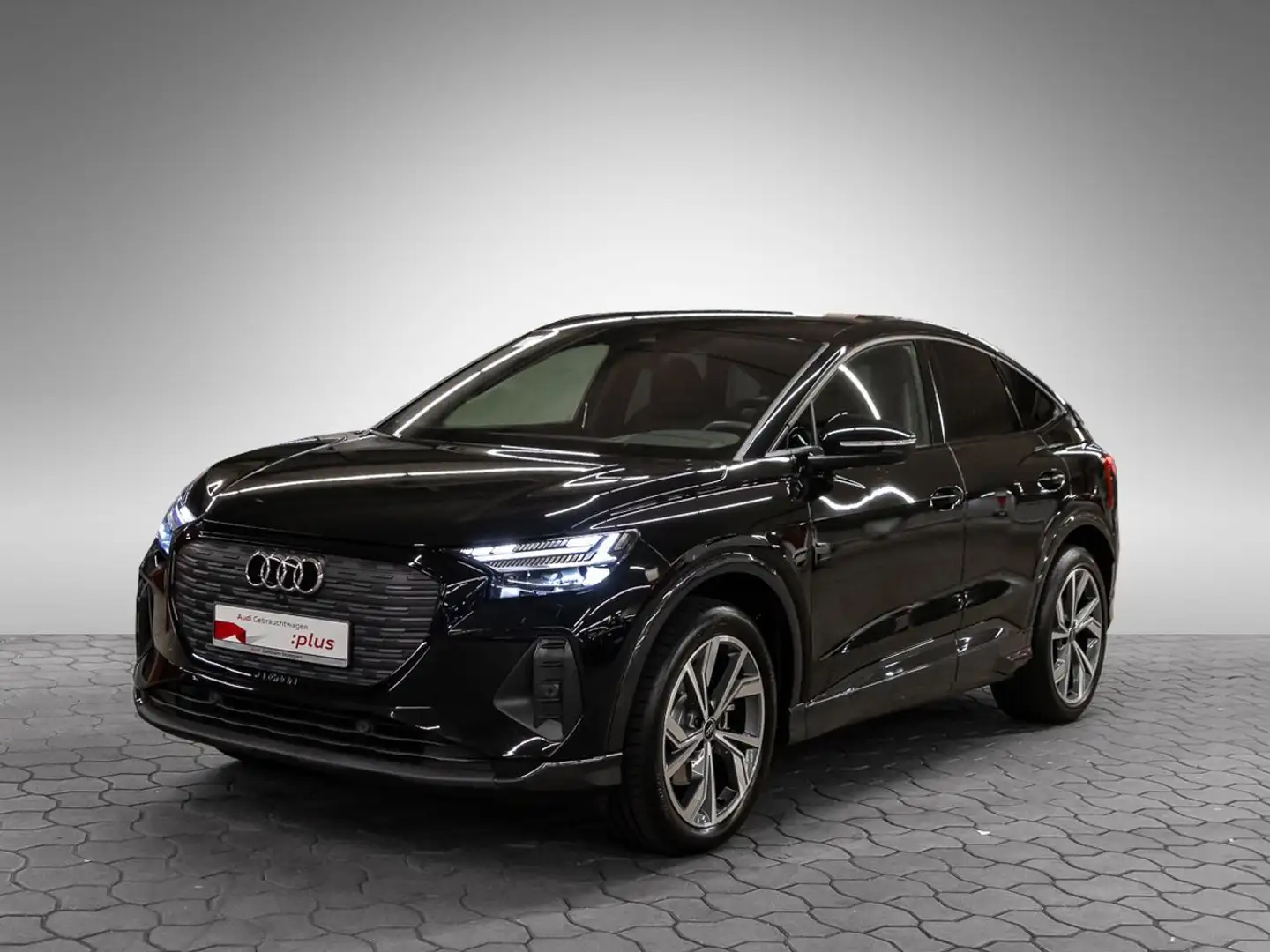 Audi Q4 e-tron 35 Schwarz - 2
