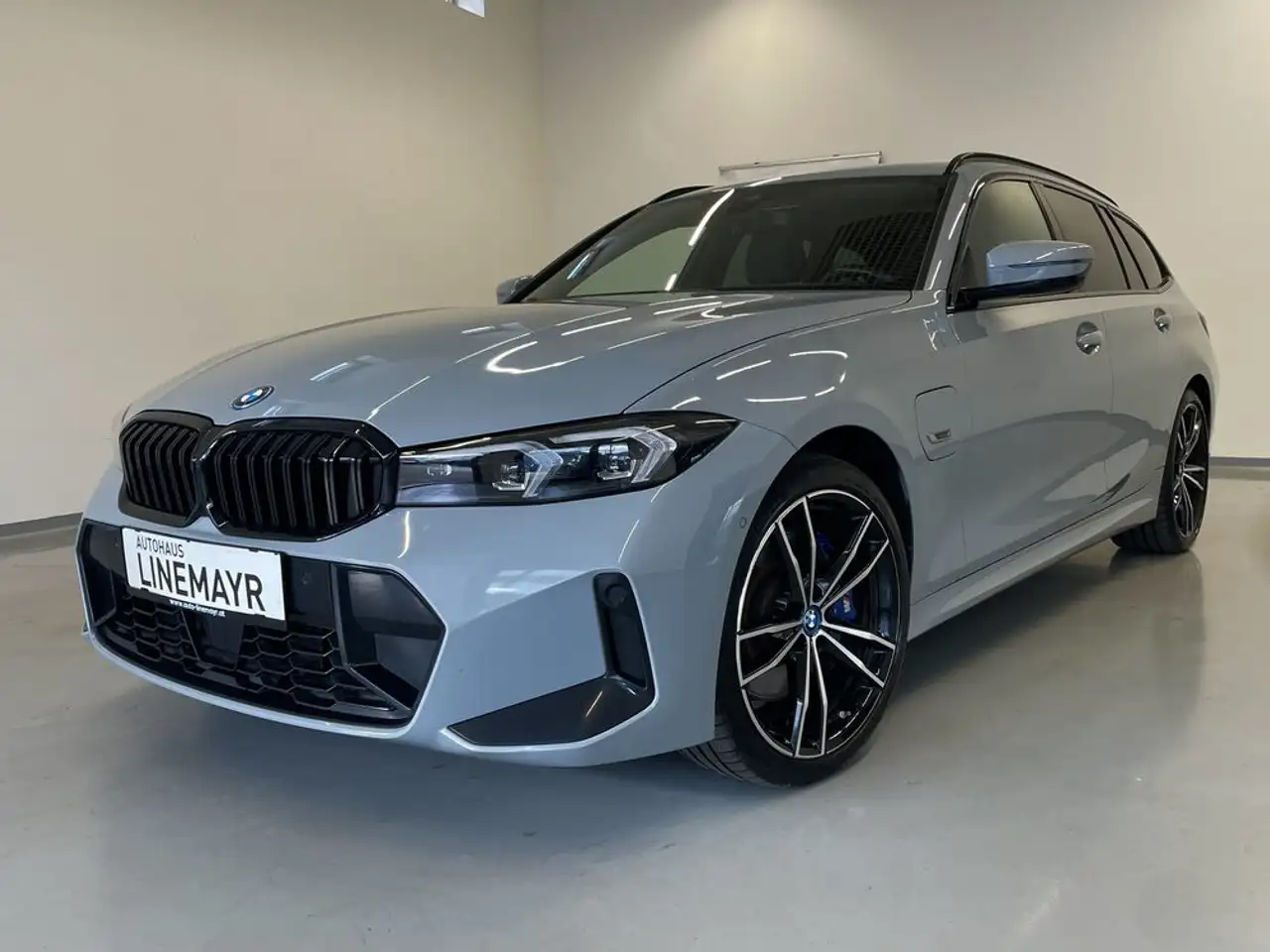 BMW 330