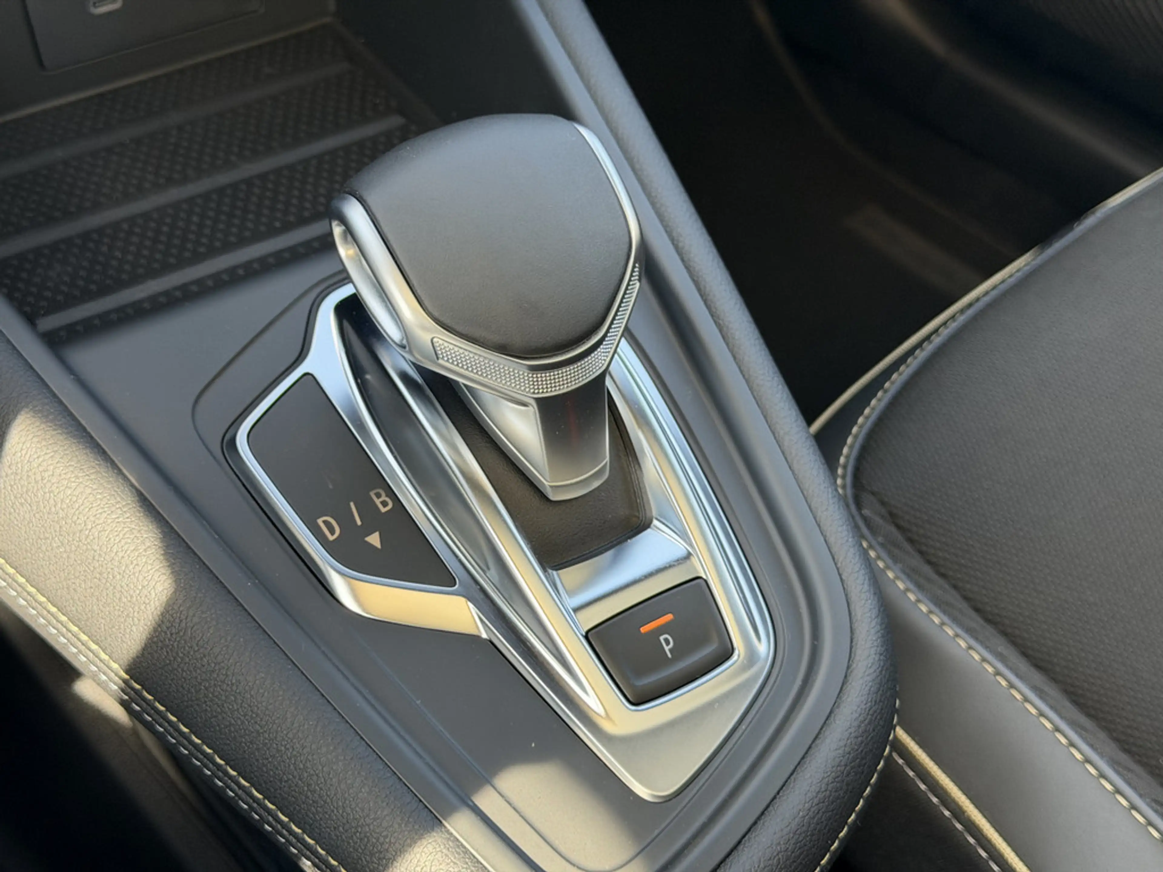 Renault Symbioz 145 E-Tech Full Hybrid Iconic — photo 9